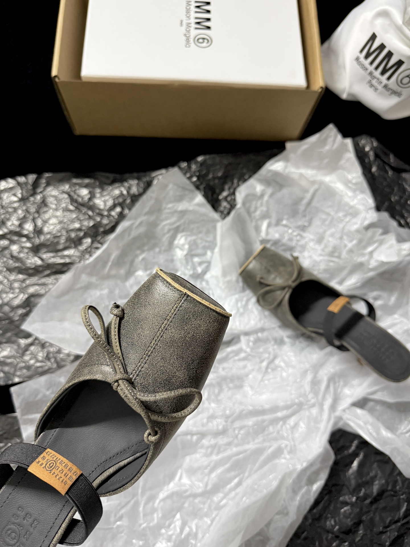 Maison Margiela Square-toe bow slip-on sandals