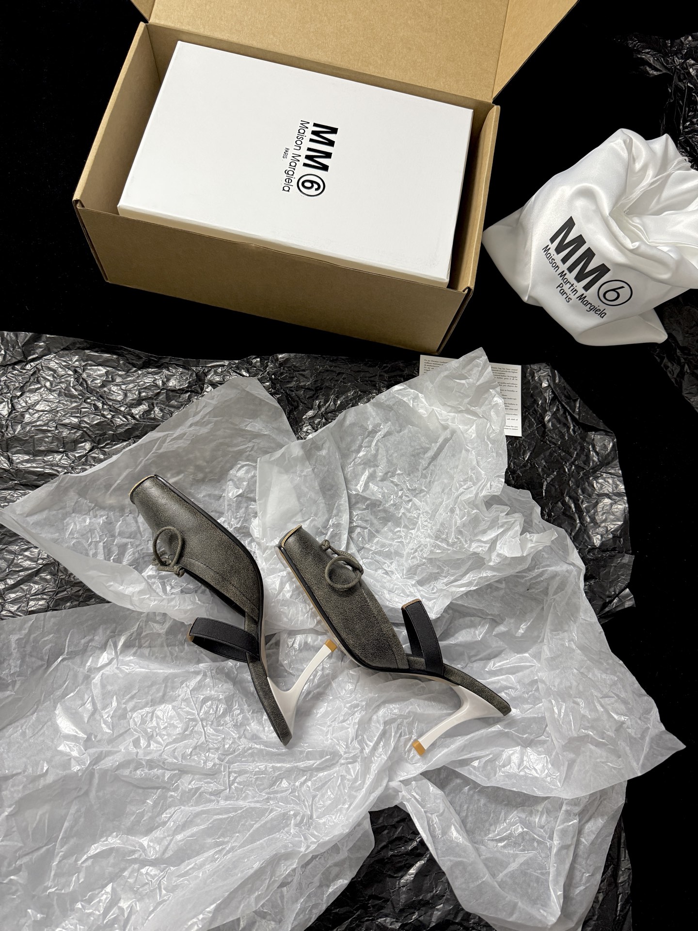 Maison Margiela Square-toe bow slip-on sandals