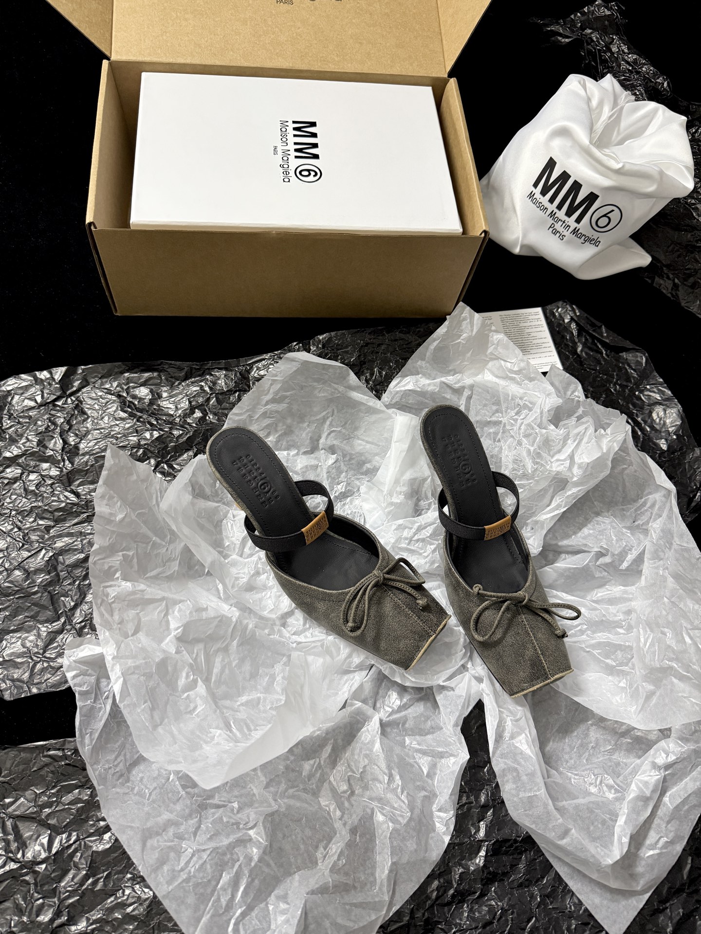 Maison Margiela Square-toe bow slip-on sandals