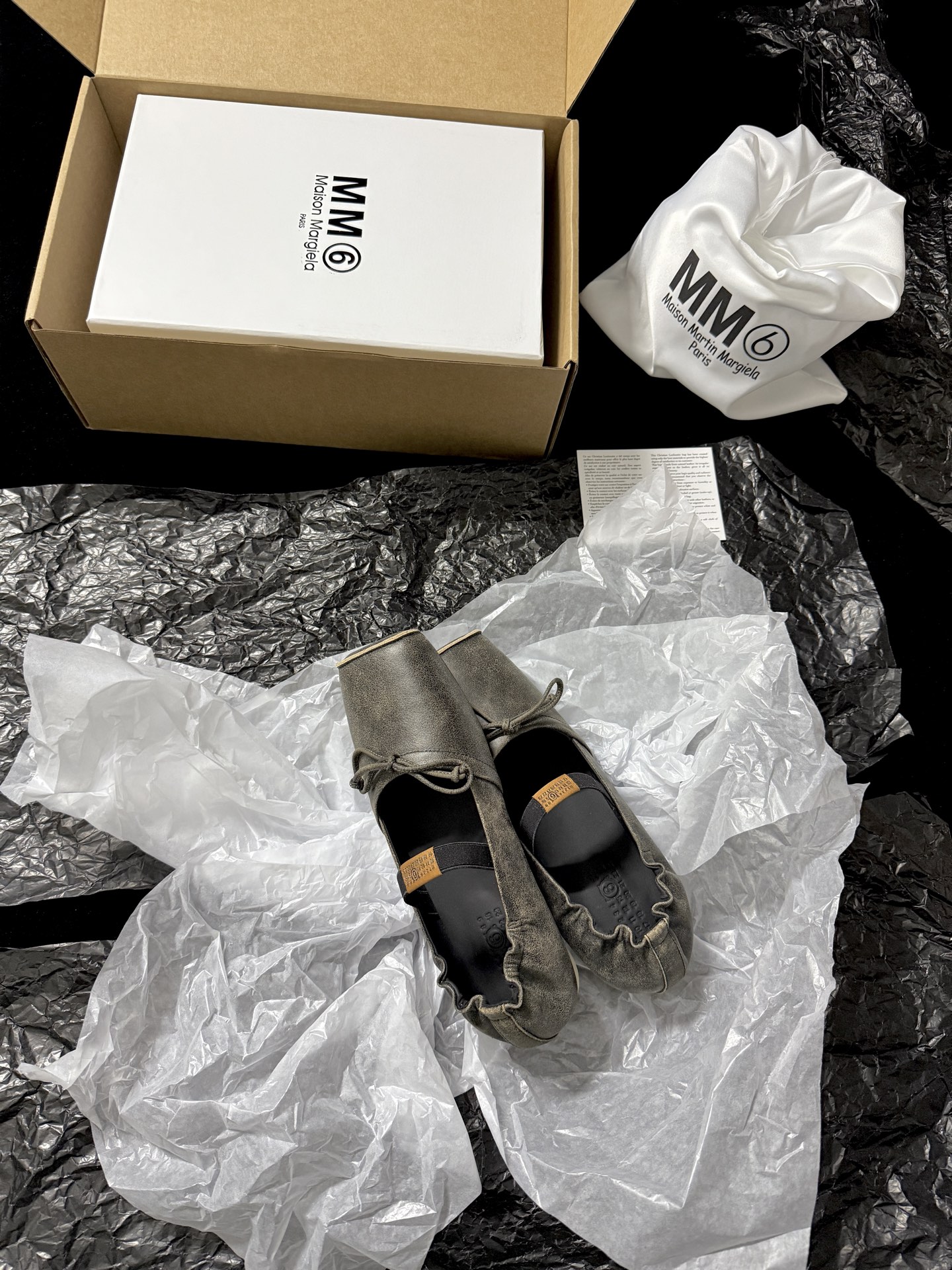 Maison Margiela Square-toe bow flats