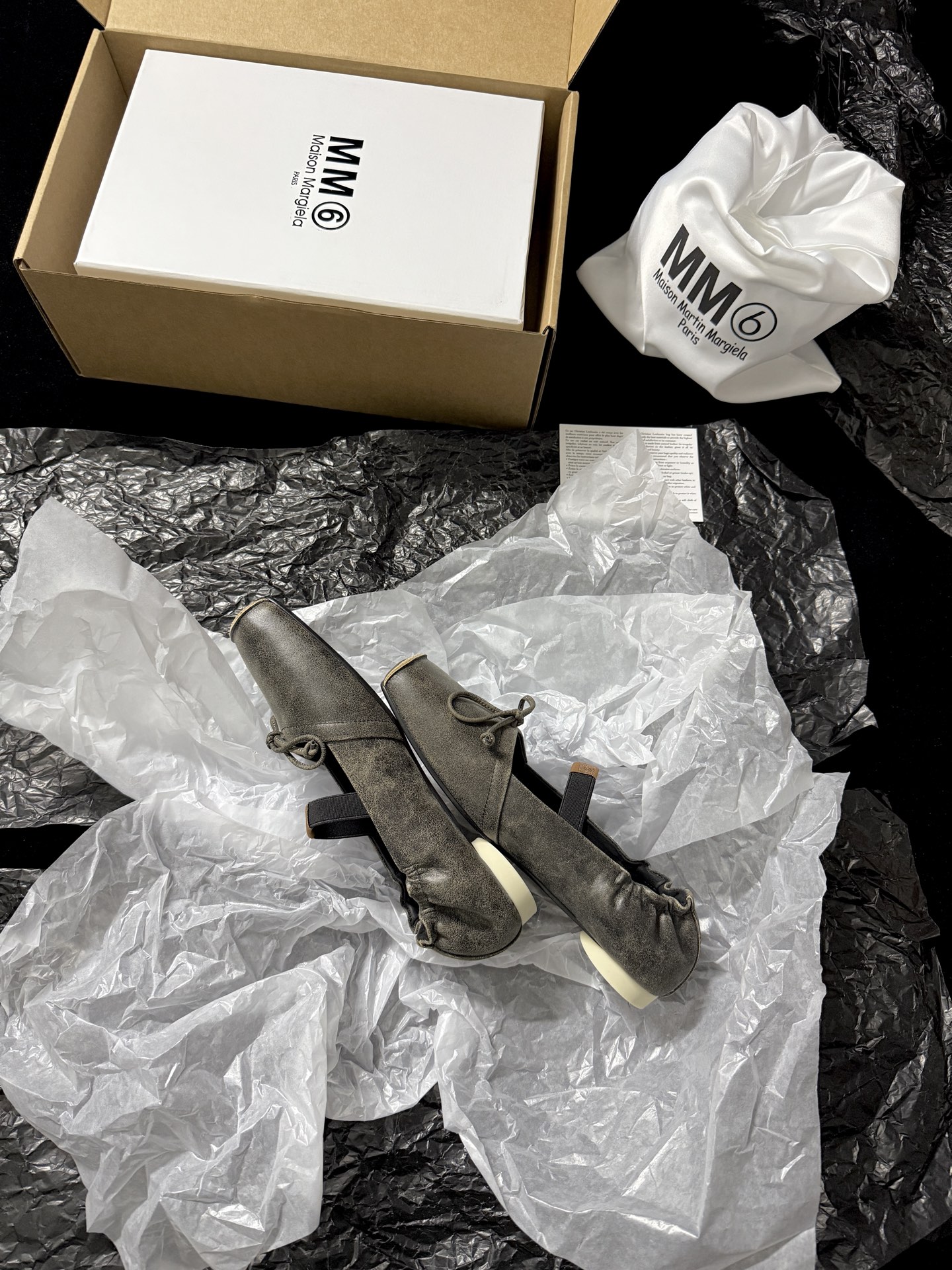 Maison Margiela Square-toe bow flats