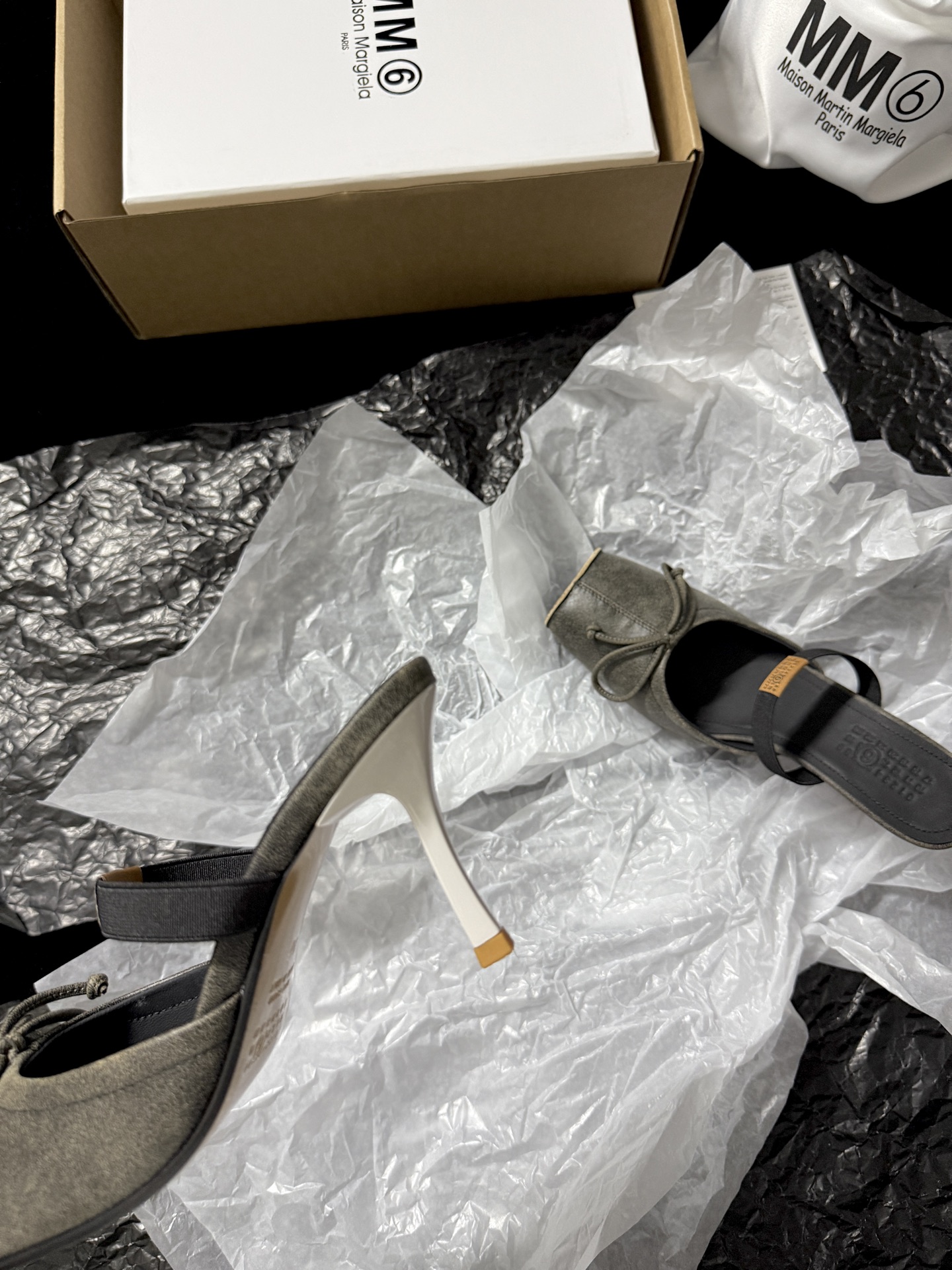 Maison Margiela Square-toe bow slip-on sandals