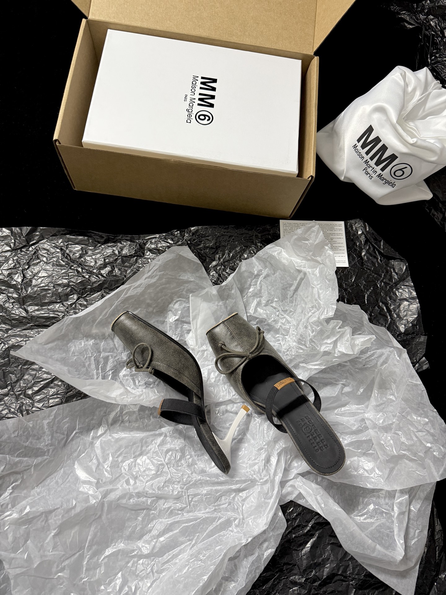 Maison Margiela Square-toe bow slip-on sandals