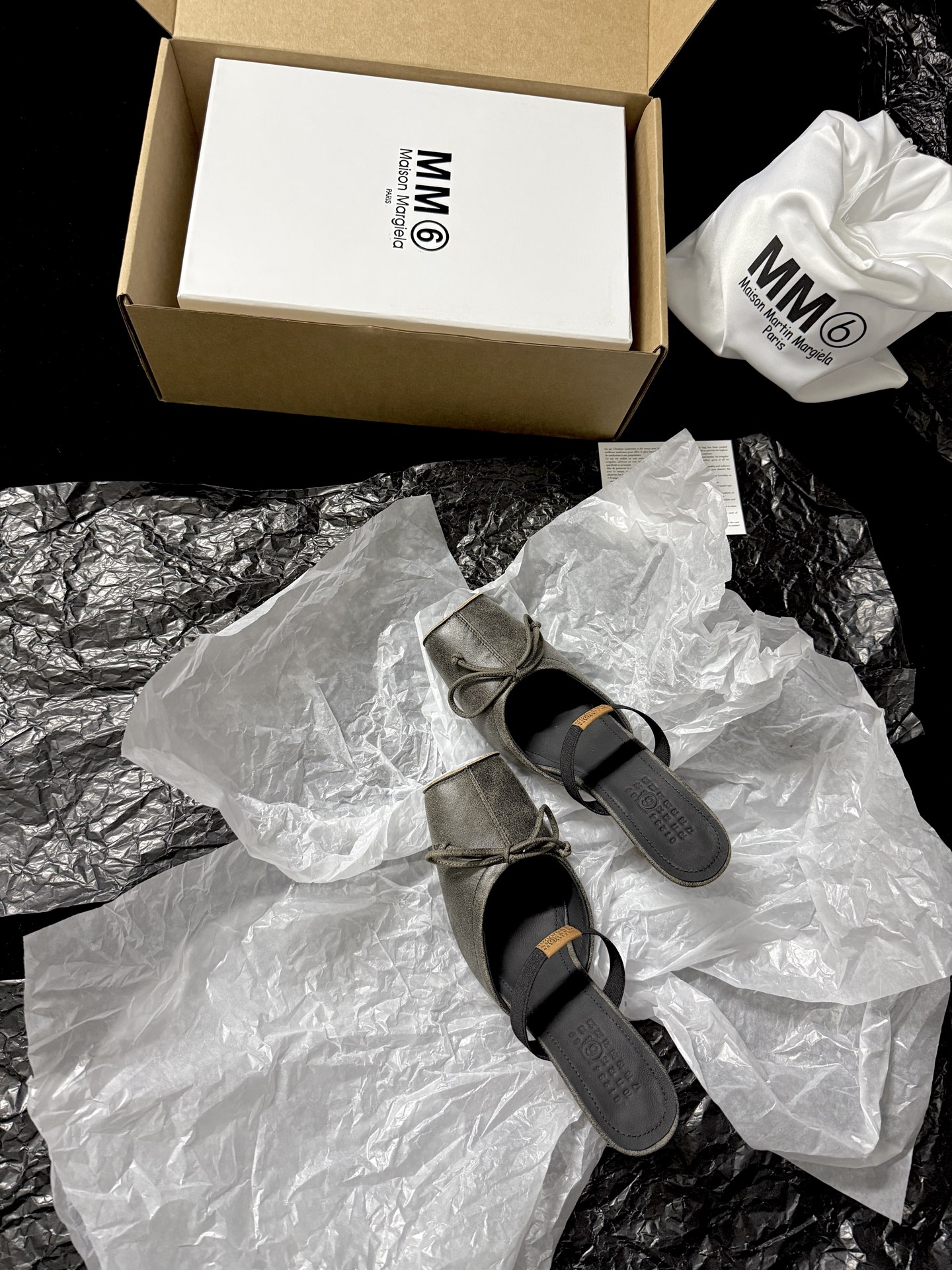 Maison Margiela Square-toe bow slip-on sandals