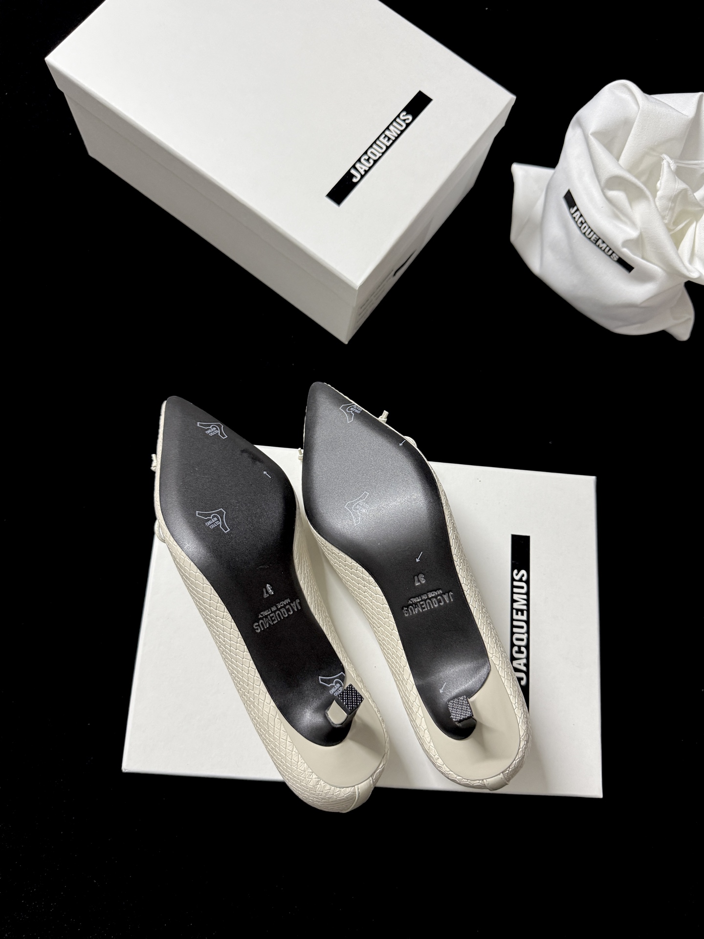 Jacquemus French pointed toe shoes