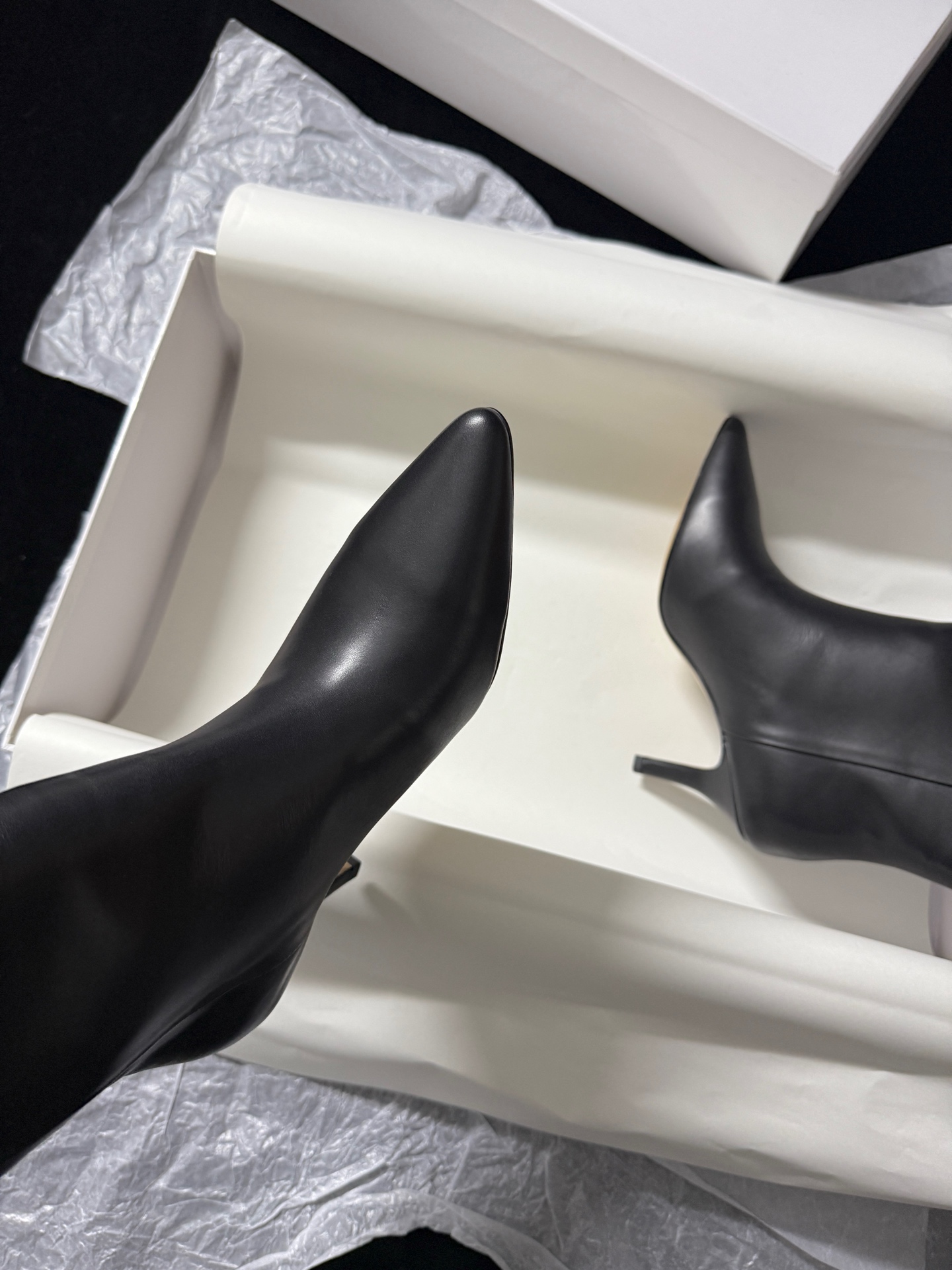 Maison Margiela Pointed toe knee-high boots