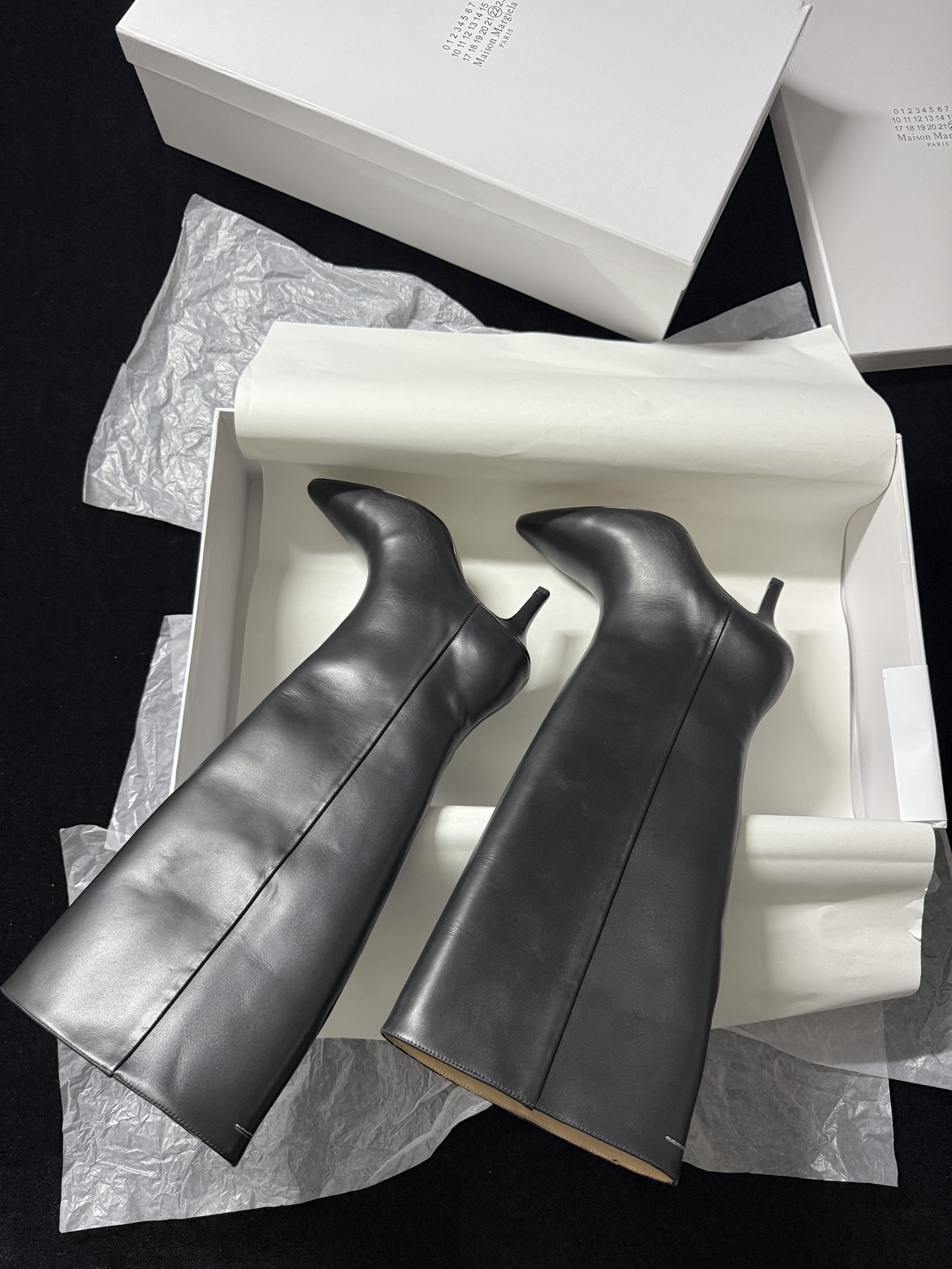 Maison Margiela Pointed toe knee-high boots
