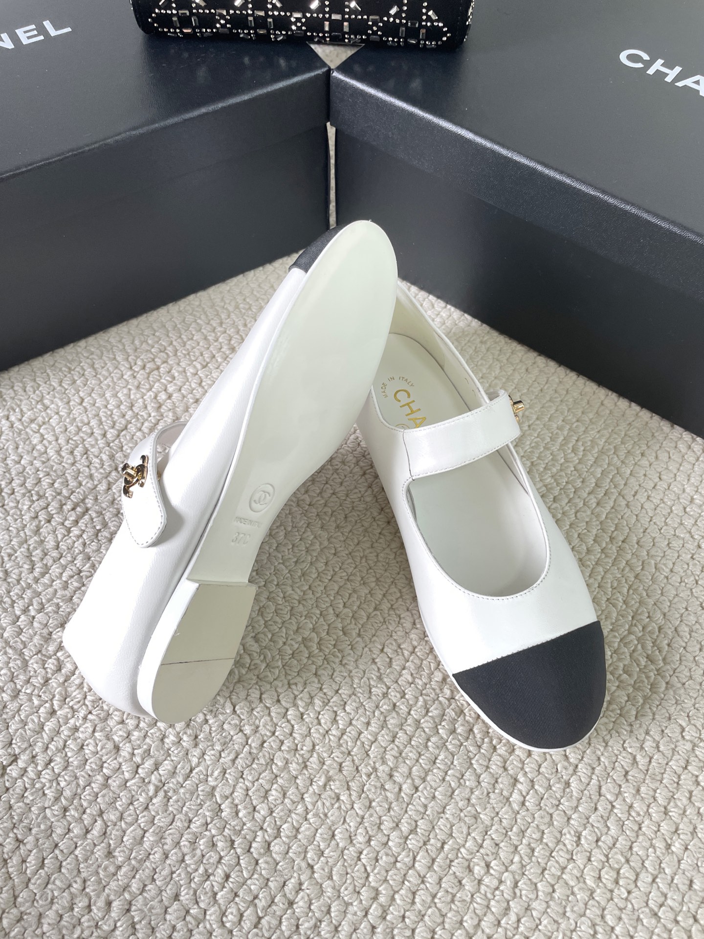 Chanel little Chanel Mary Jane single shoes