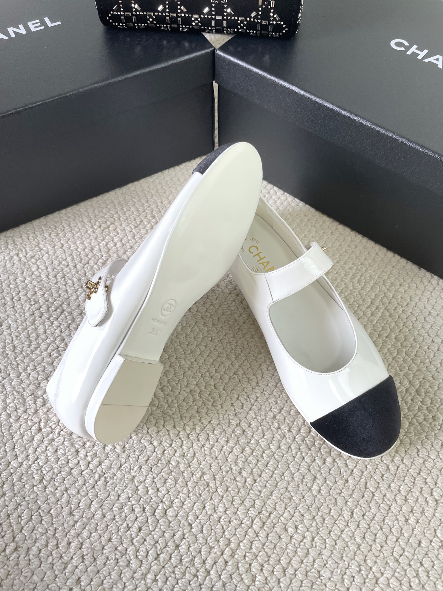 Chanel little Chanel Mary Jane single shoes