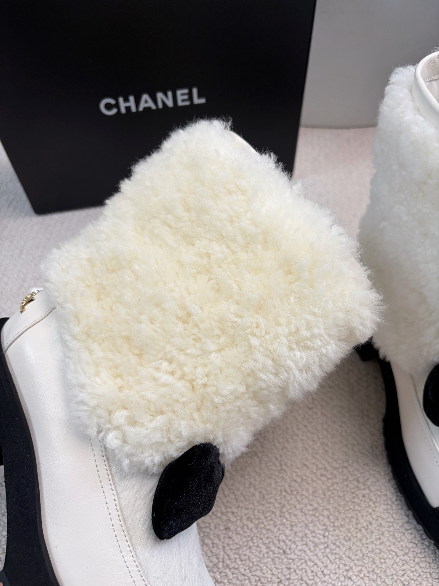 Chanel 2025 Spring/Summer New Style Ski Collection Mid-Calf Furry Shoes