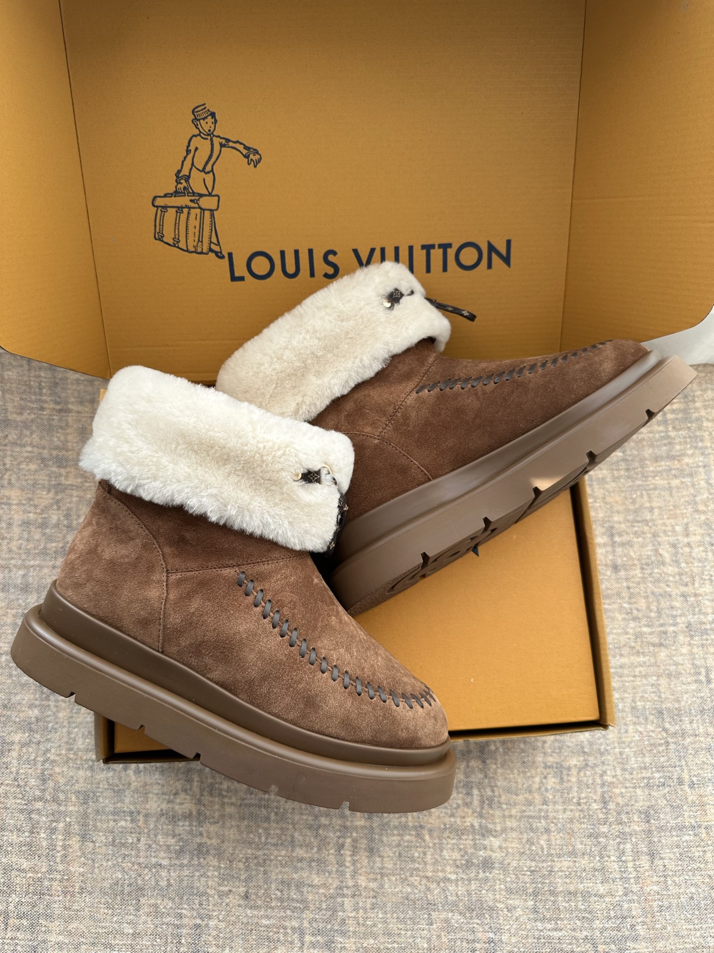 2025 New Style LV Monogram Plush Snow Boots!