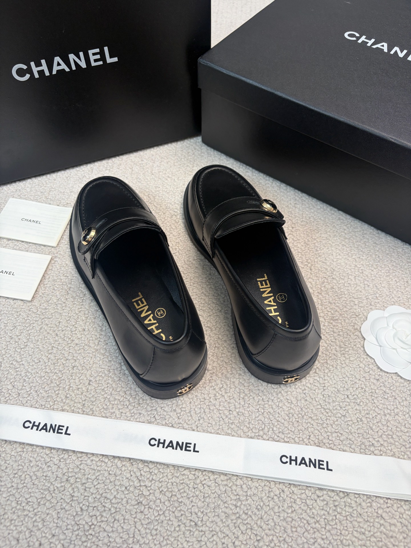 CHANEL 2025 Autumn/Winter New Style Double C Buckle Loafers