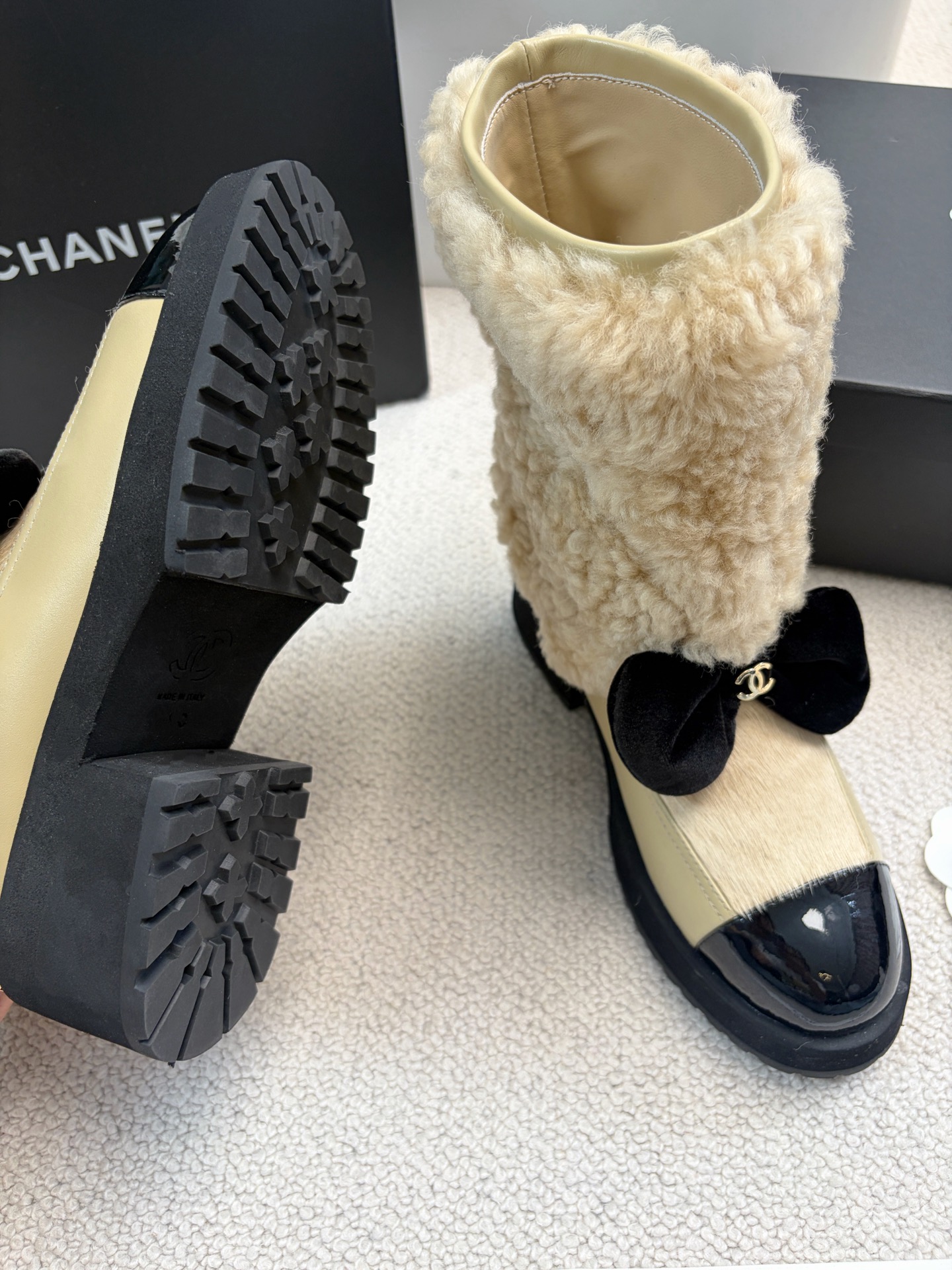 Chanel 2025 Spring/Summer New Style Ski Collection Mid-Calf Furry Shoes
