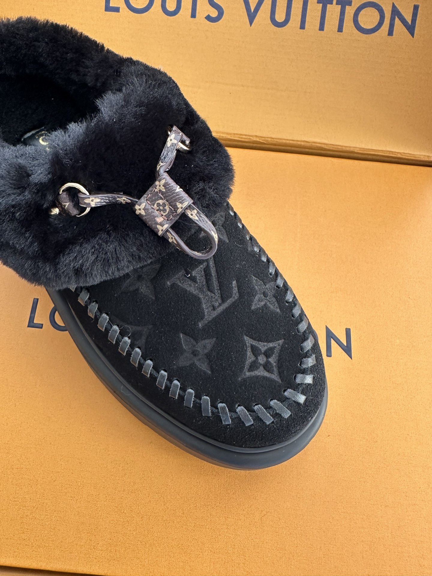2025 New Style LV Monogram Plush Snow Boots!