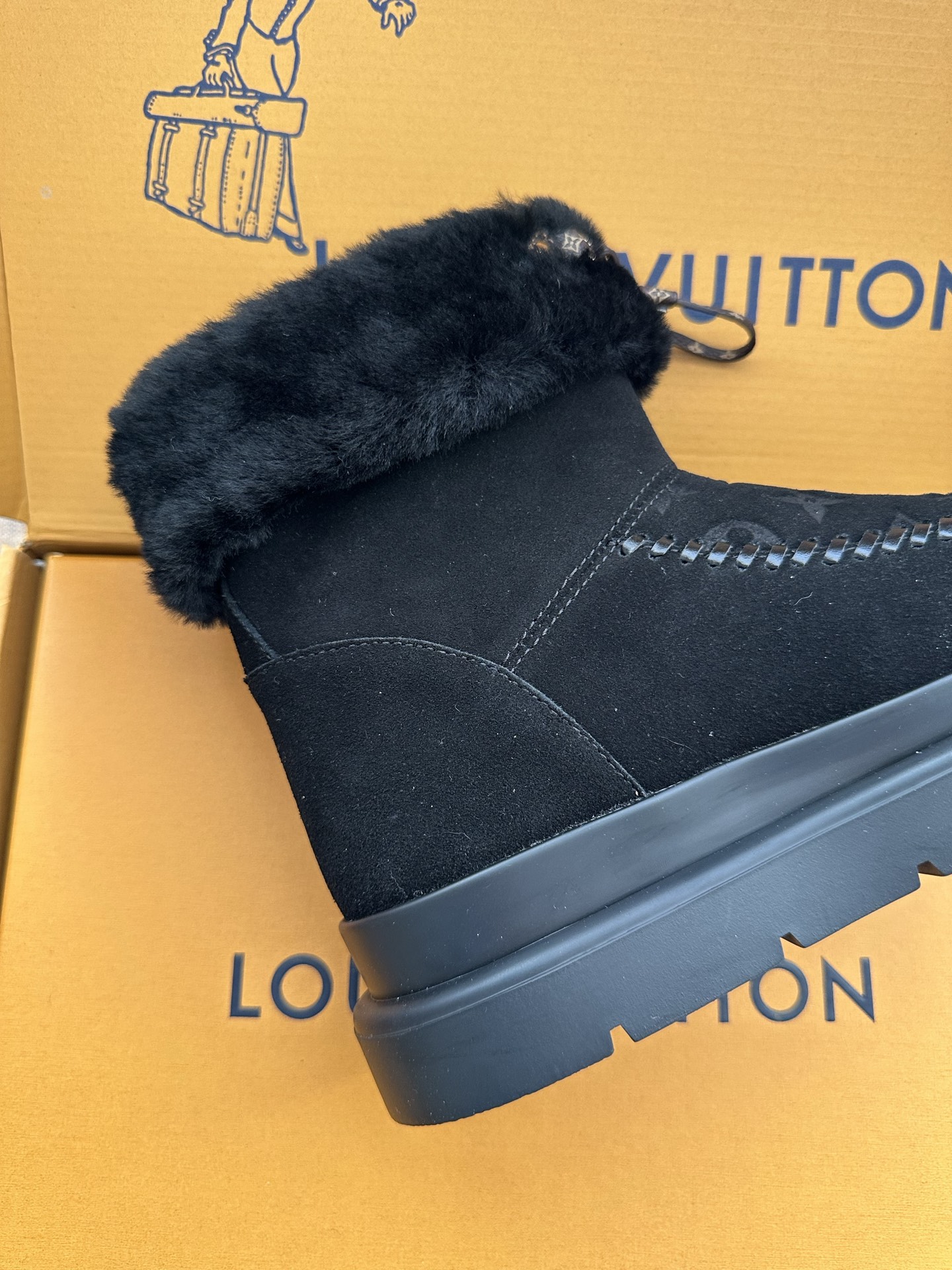 2025 New Style LV Monogram Plush Snow Boots!
