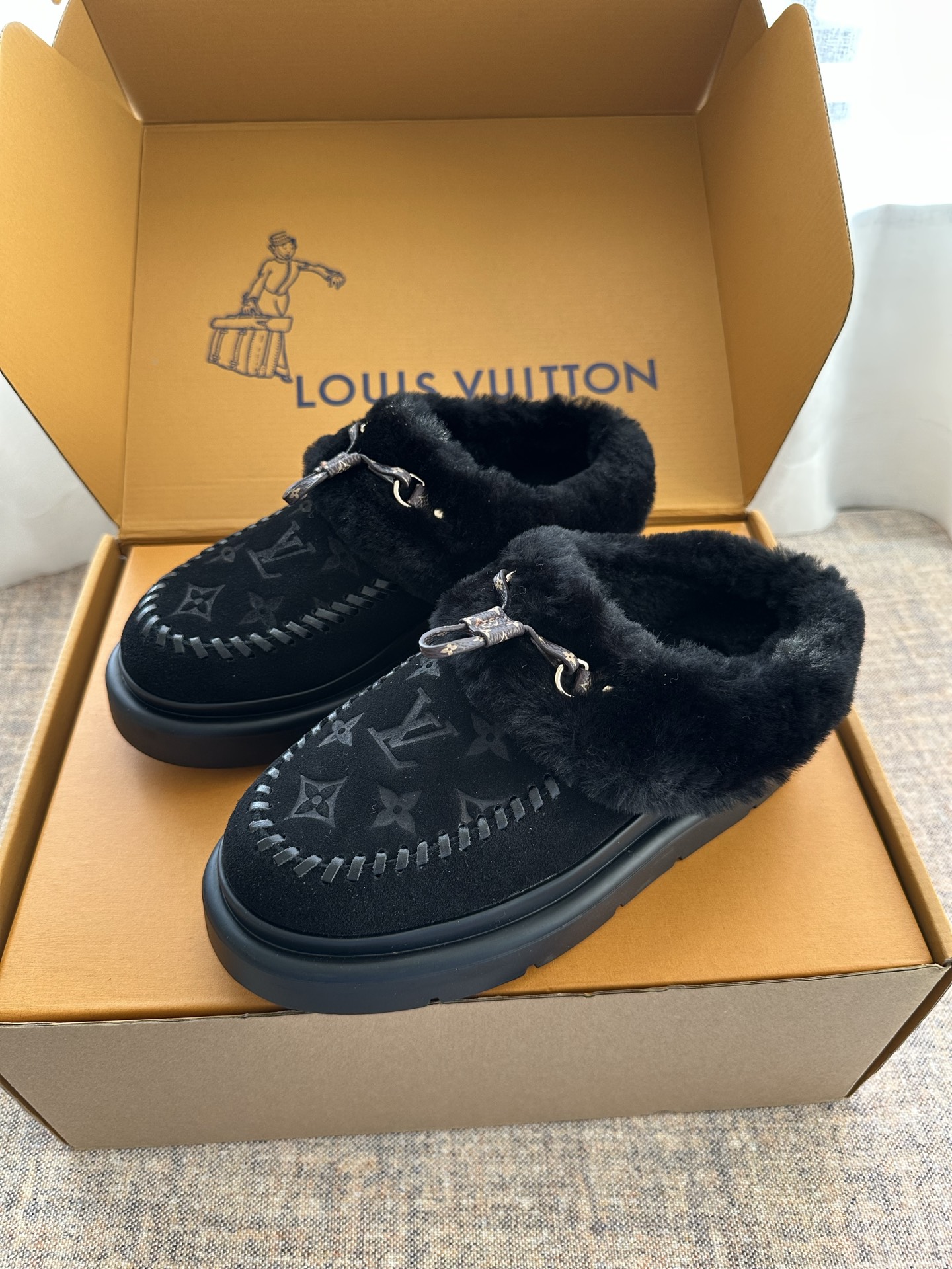 2025 New Style LV Monogram Plush Snow Boots!