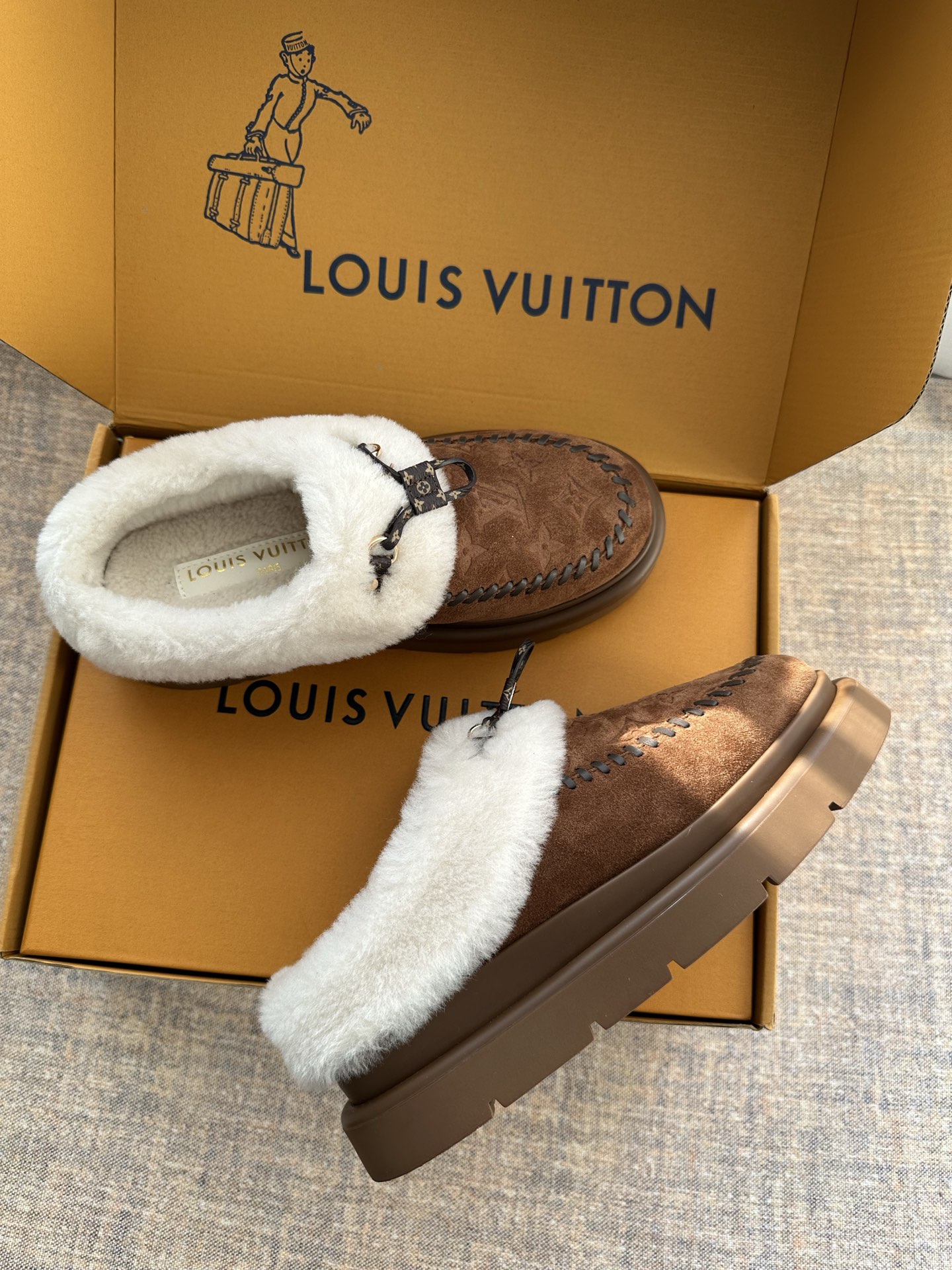 2025 New Style LV Monogram Plush Snow Boots!