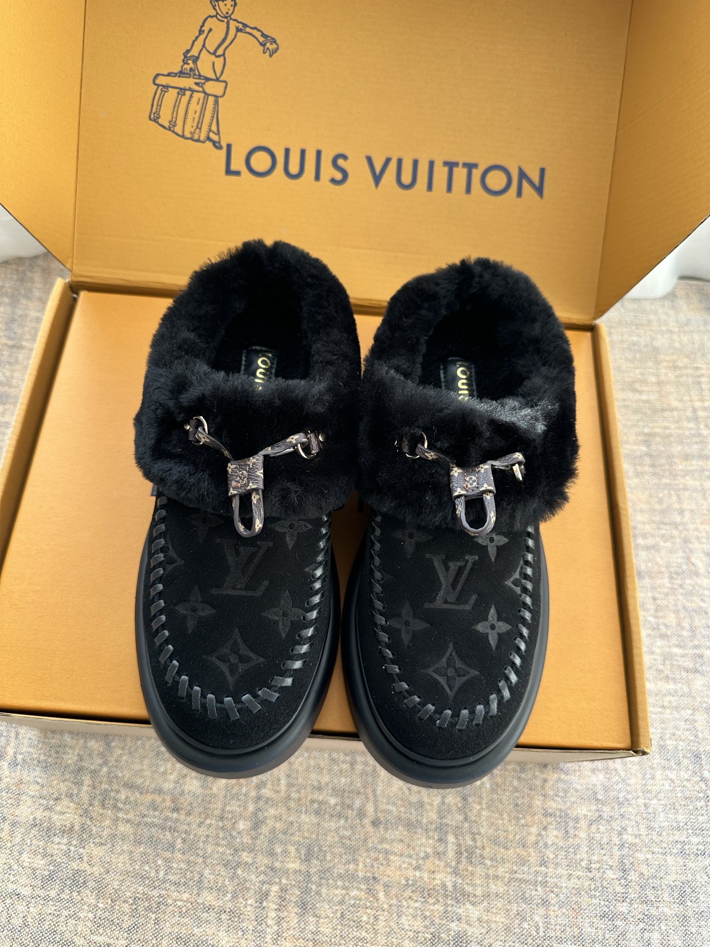 2025 New Style LV Monogram Plush Snow Boots!