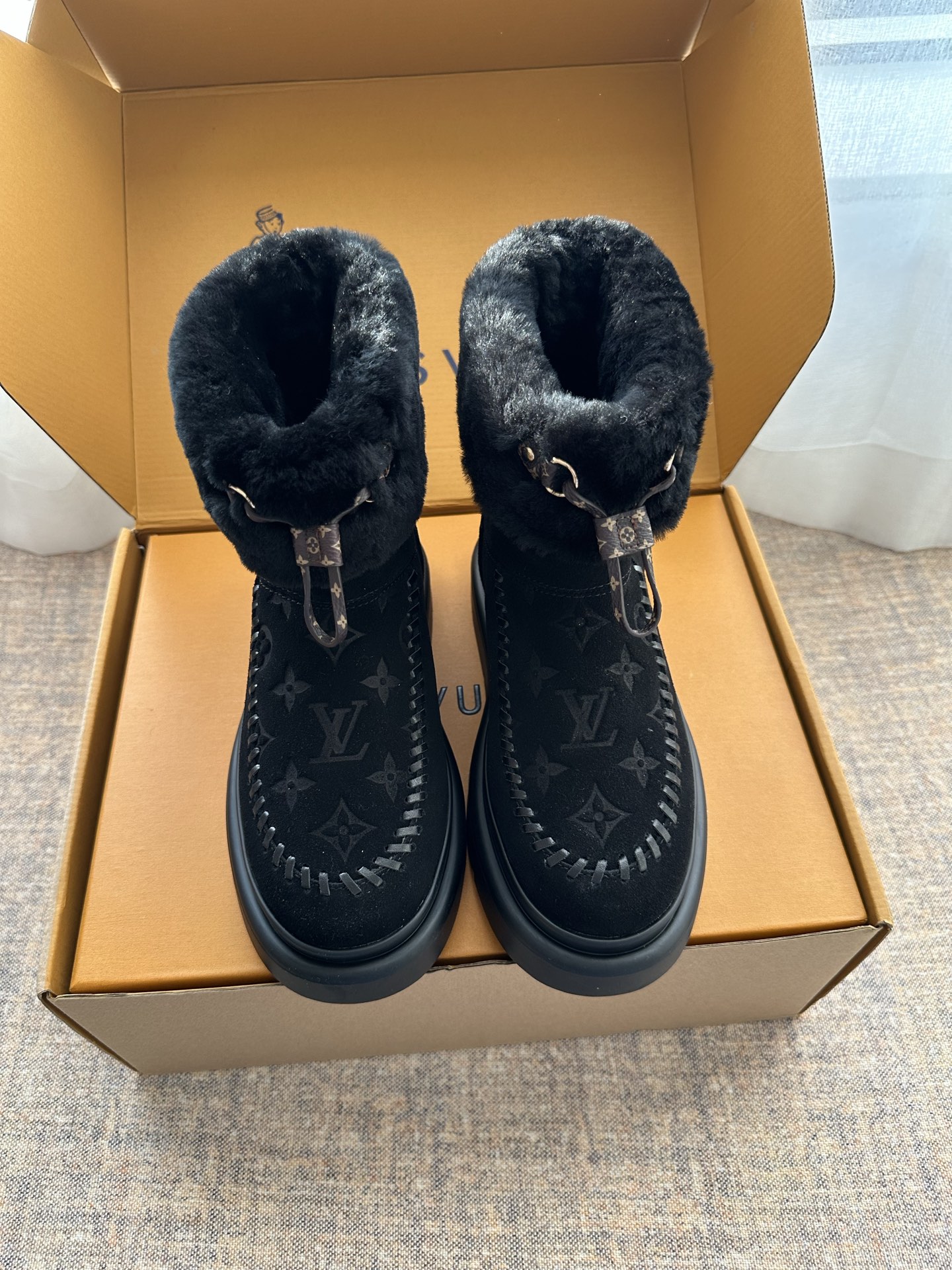 2025 New Style LV Monogram Plush Snow Boots!