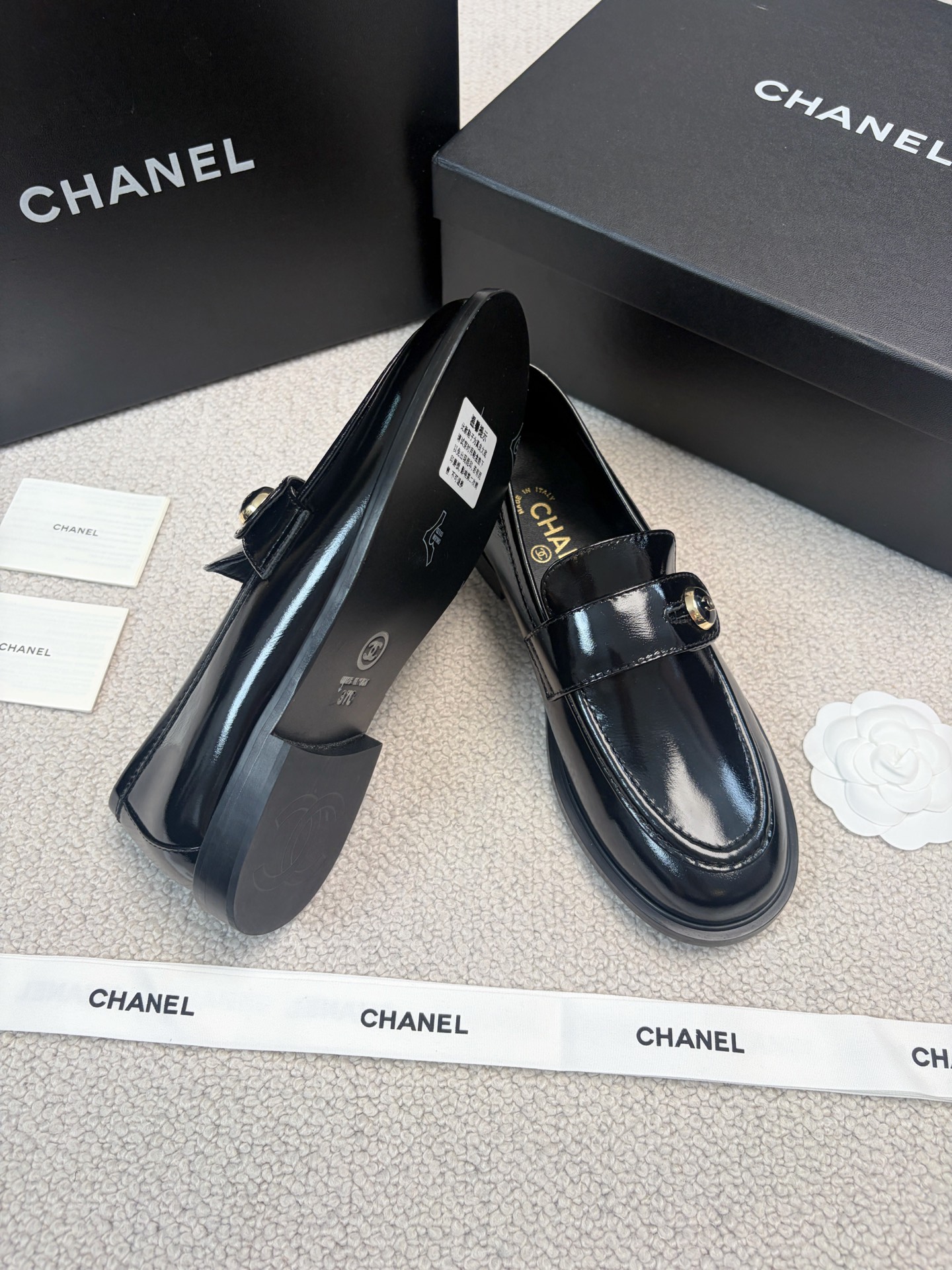 CHANEL 2025 Autumn/Winter New Style Double C Buckle Loafers