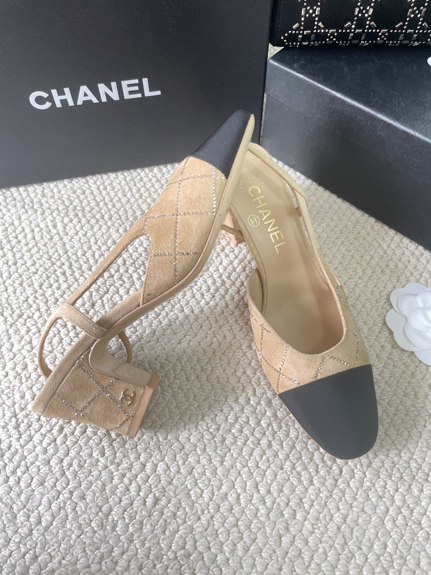 2025 Fall/Winter New Style CHANEL Rhinestone Open-Back Sling-back Sandals Flat / Chunky Heel