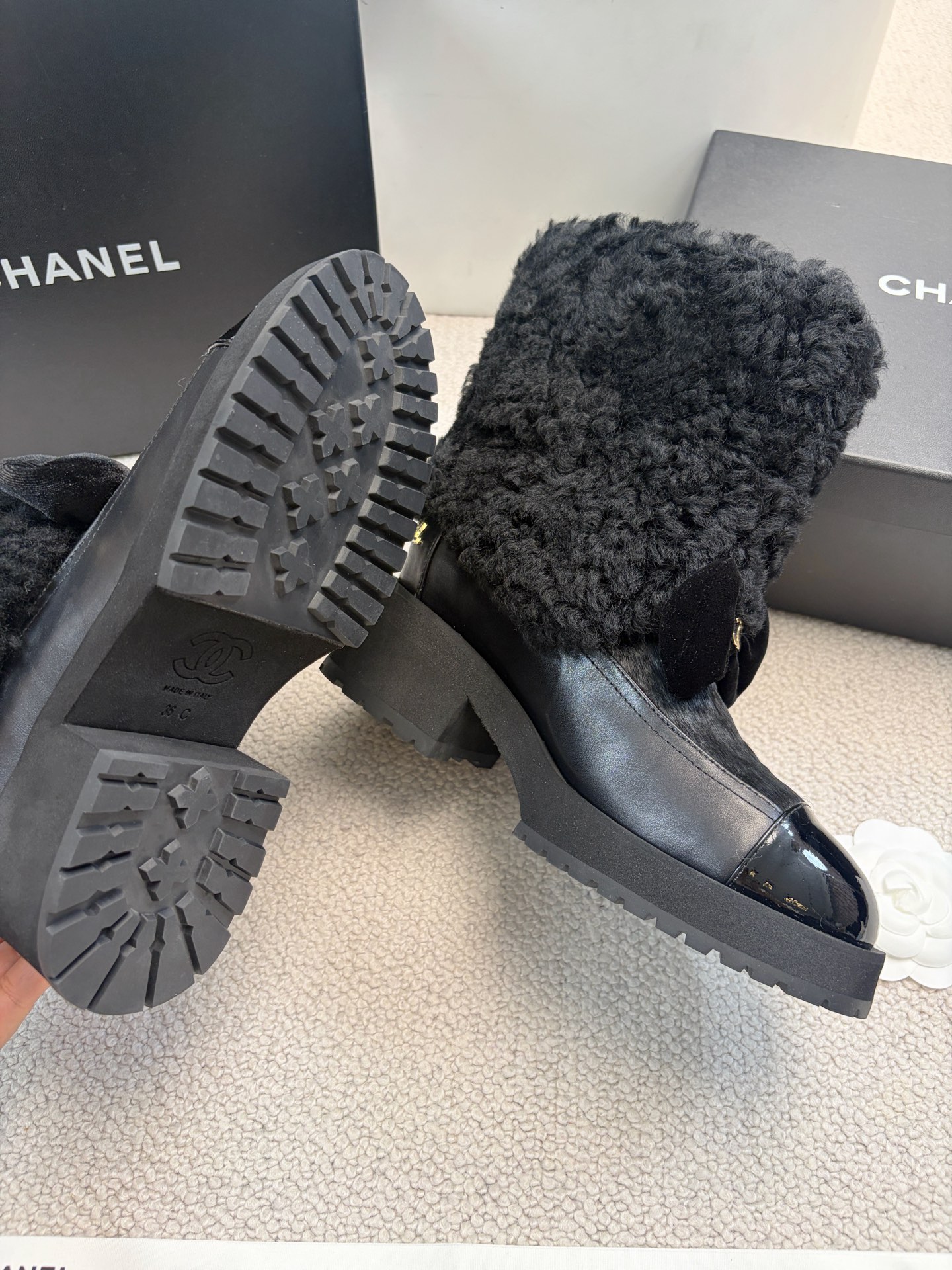 Chanel 2025 Spring/Summer New Style Ski Collection Mid-Calf Furry Shoes