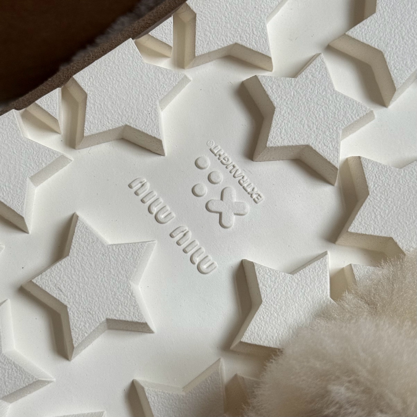 MiuMiu 2024 Spring/Summer Runway Style Coin Embellished Furry Slide Sandals