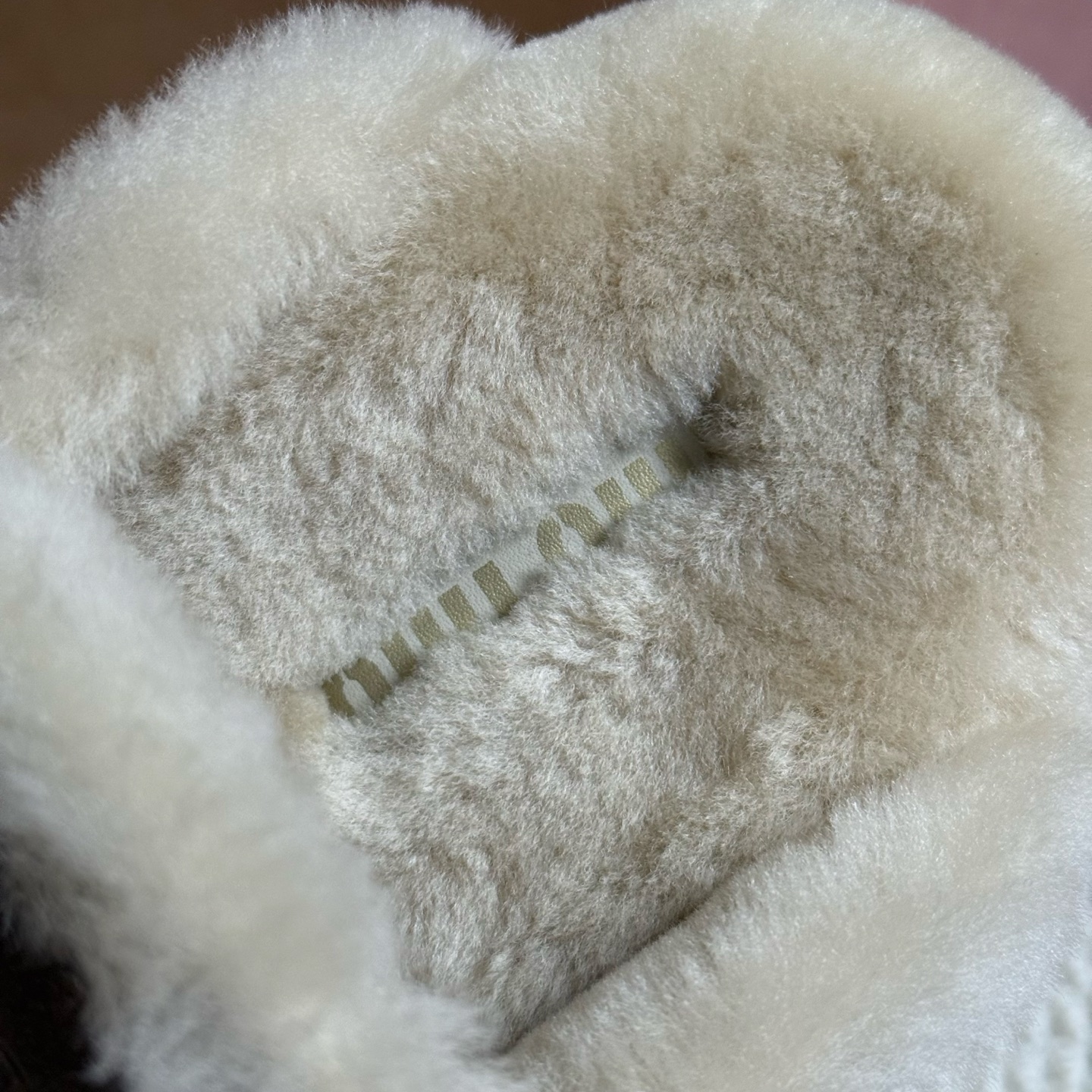 MiuMiu 2024 Spring/Summer Runway Style Coin Embellished Furry Slide Sandals