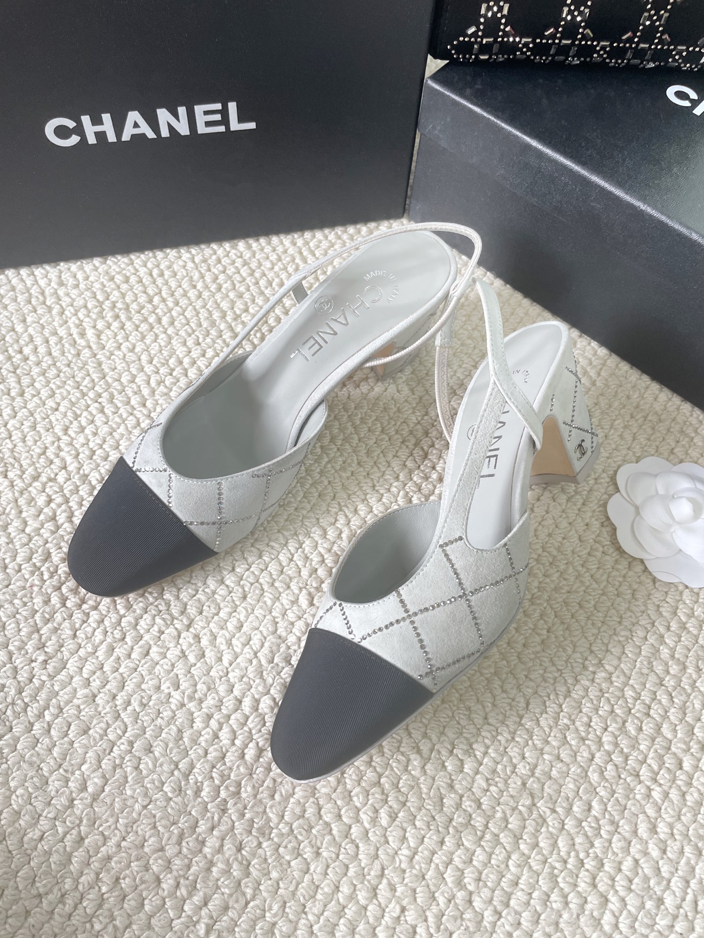 2025 Fall/Winter New Style CHANEL Rhinestone Open-Back Sling-back Sandals Flat / Chunky Heel