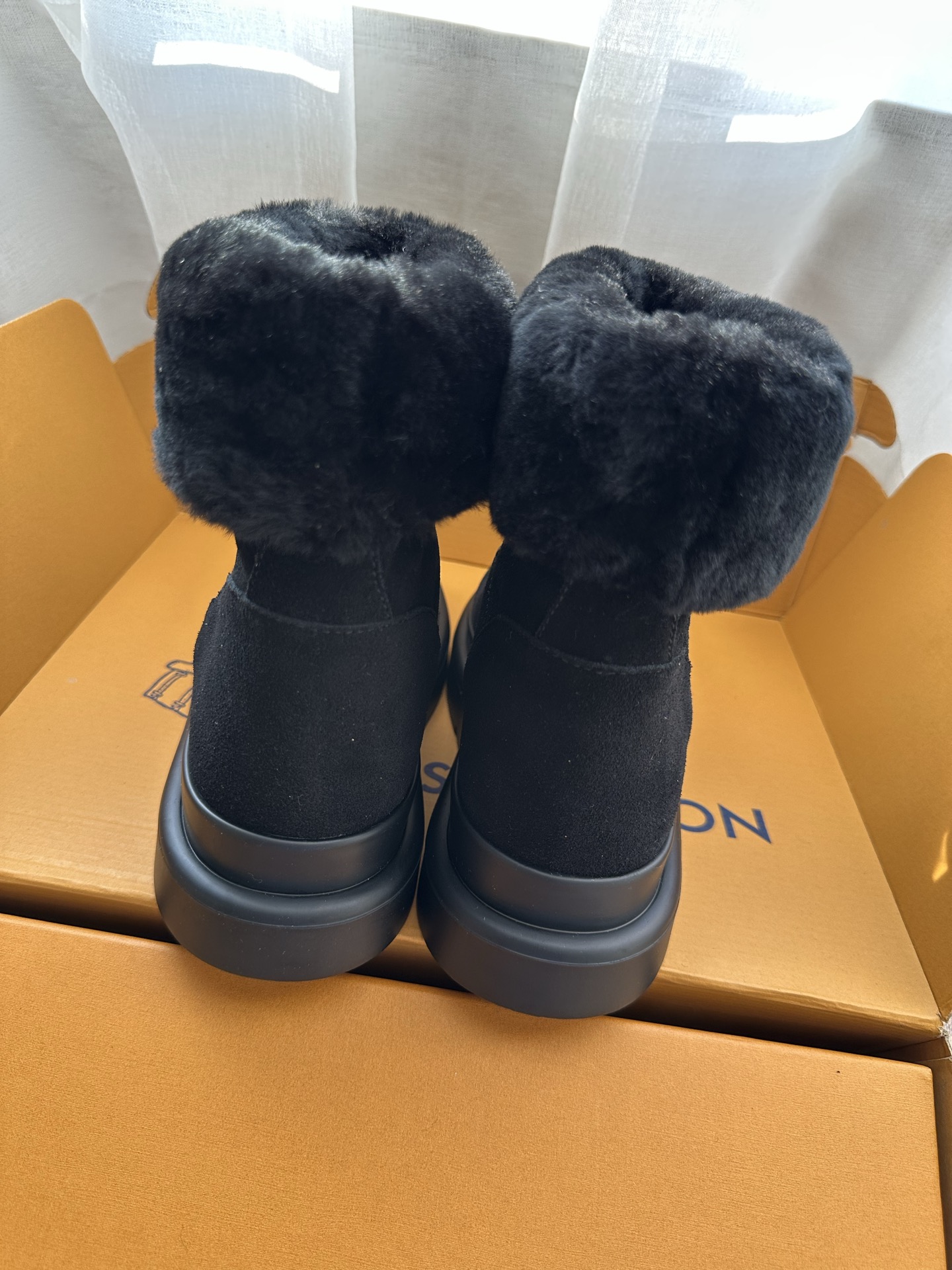 2025 New Style LV Monogram Plush Snow Boots!