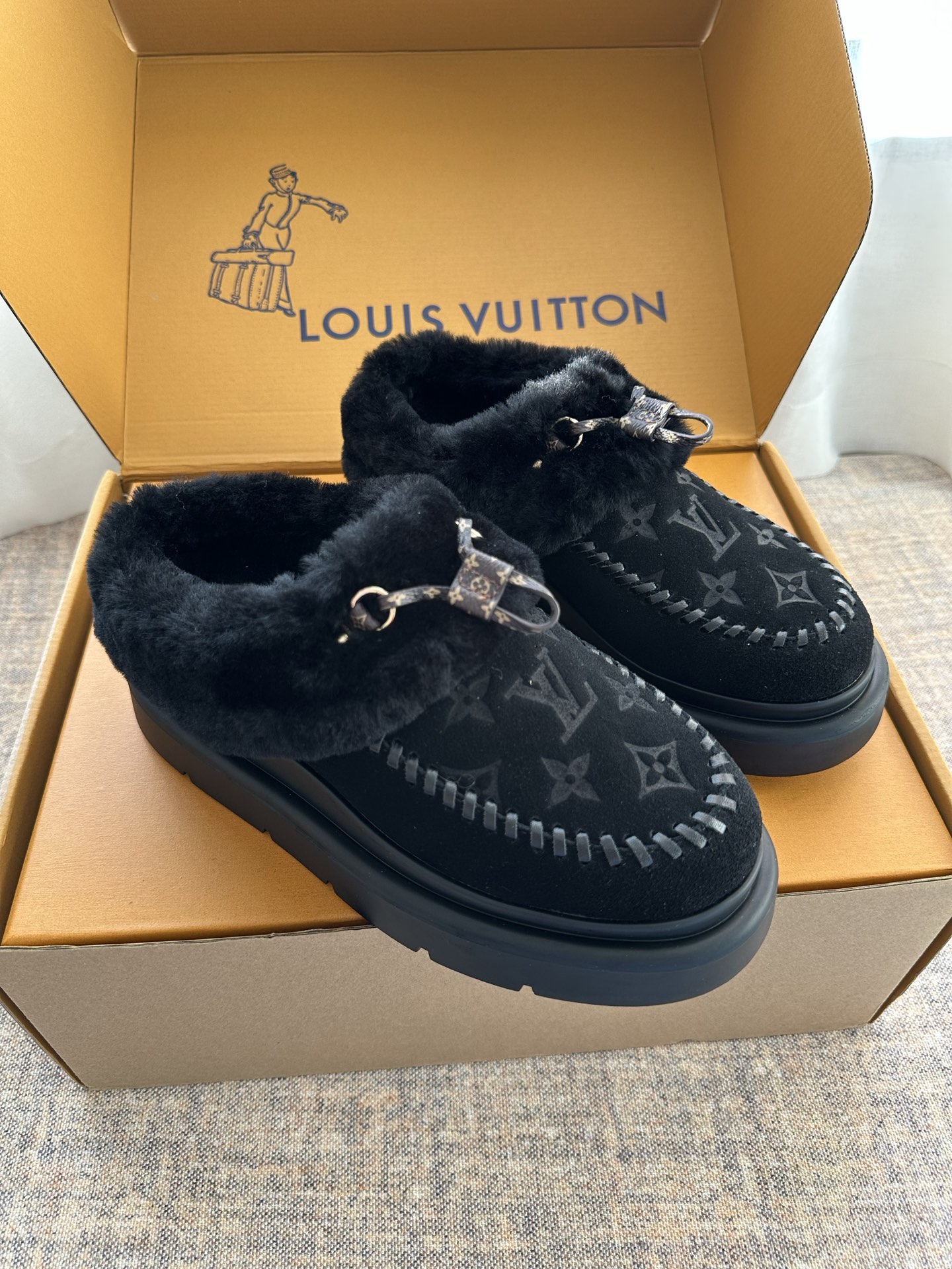 2025 New Style LV Monogram Plush Snow Boots!