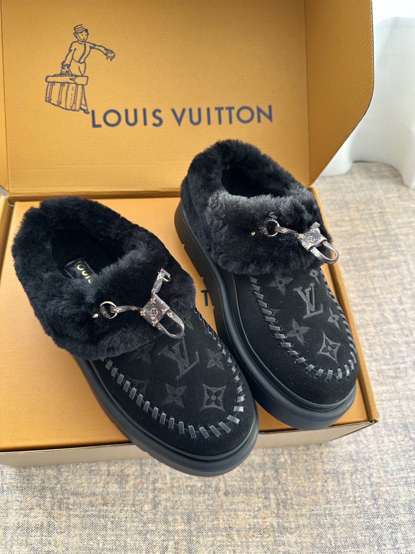 2025 New Style LV Monogram Plush Snow Boots!