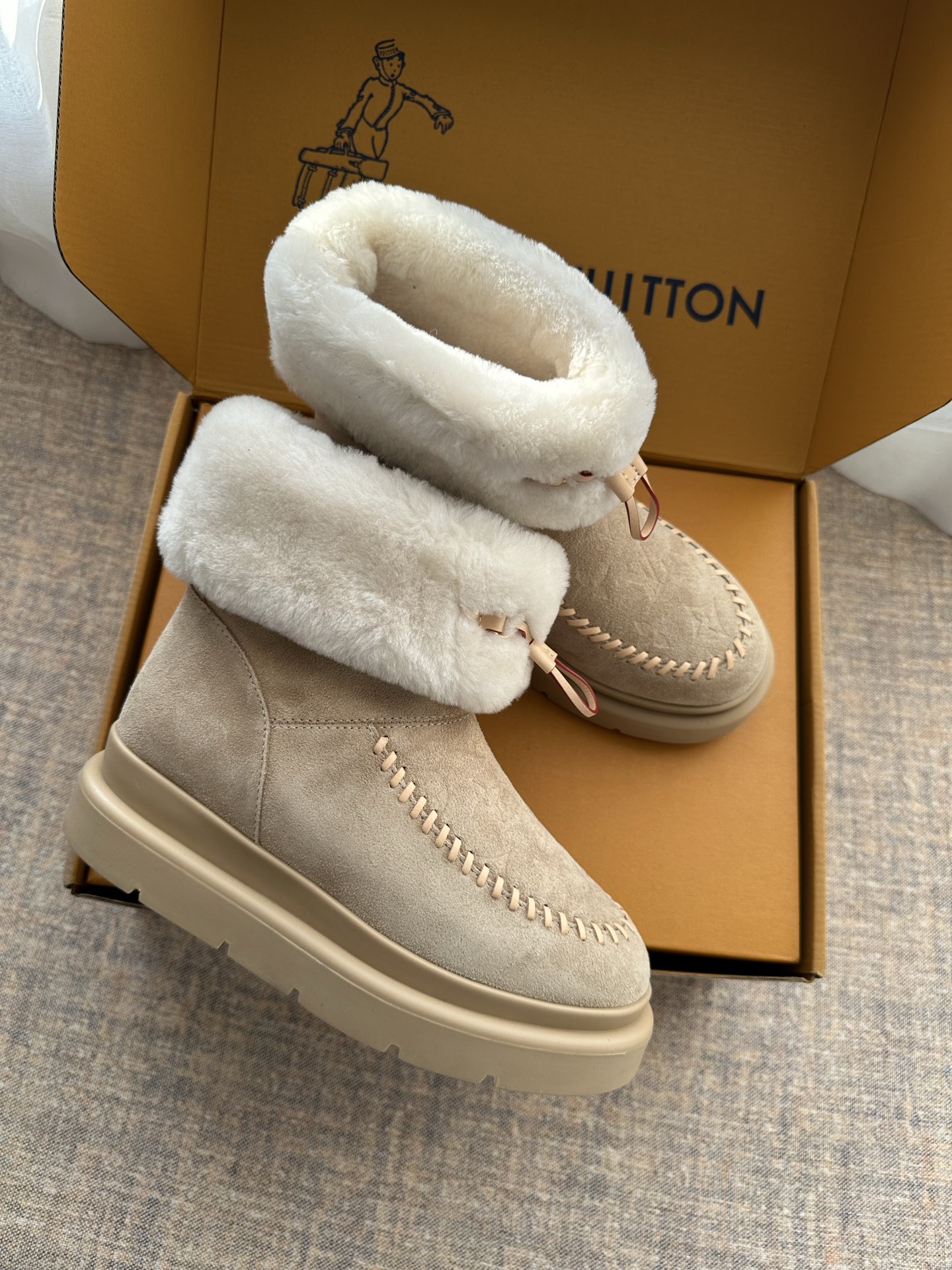 2025 New Style LV Monogram Plush Snow Boots!