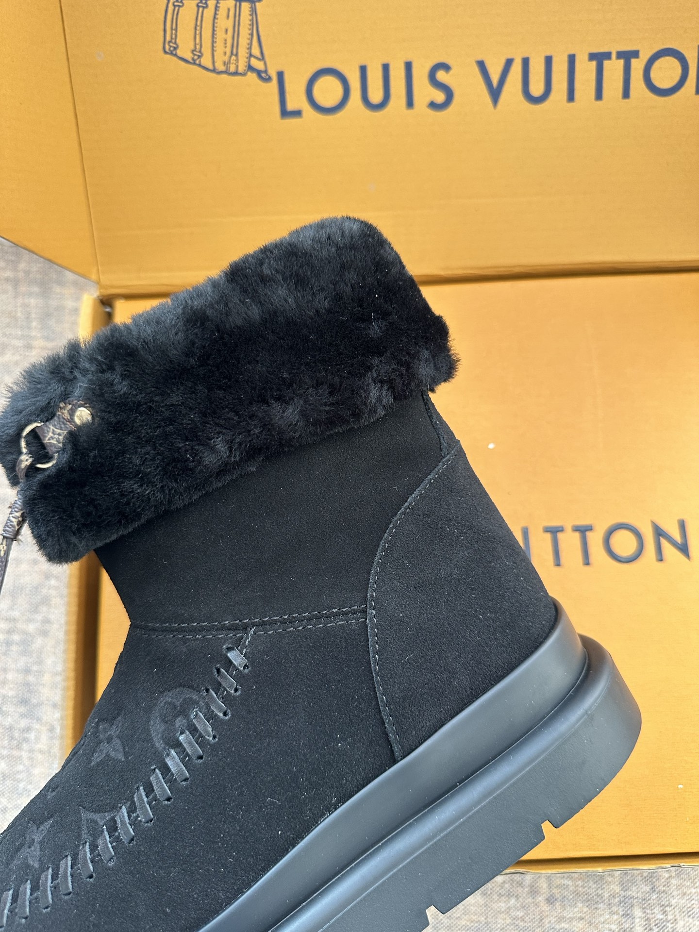 2025 New Style LV Monogram Plush Snow Boots!