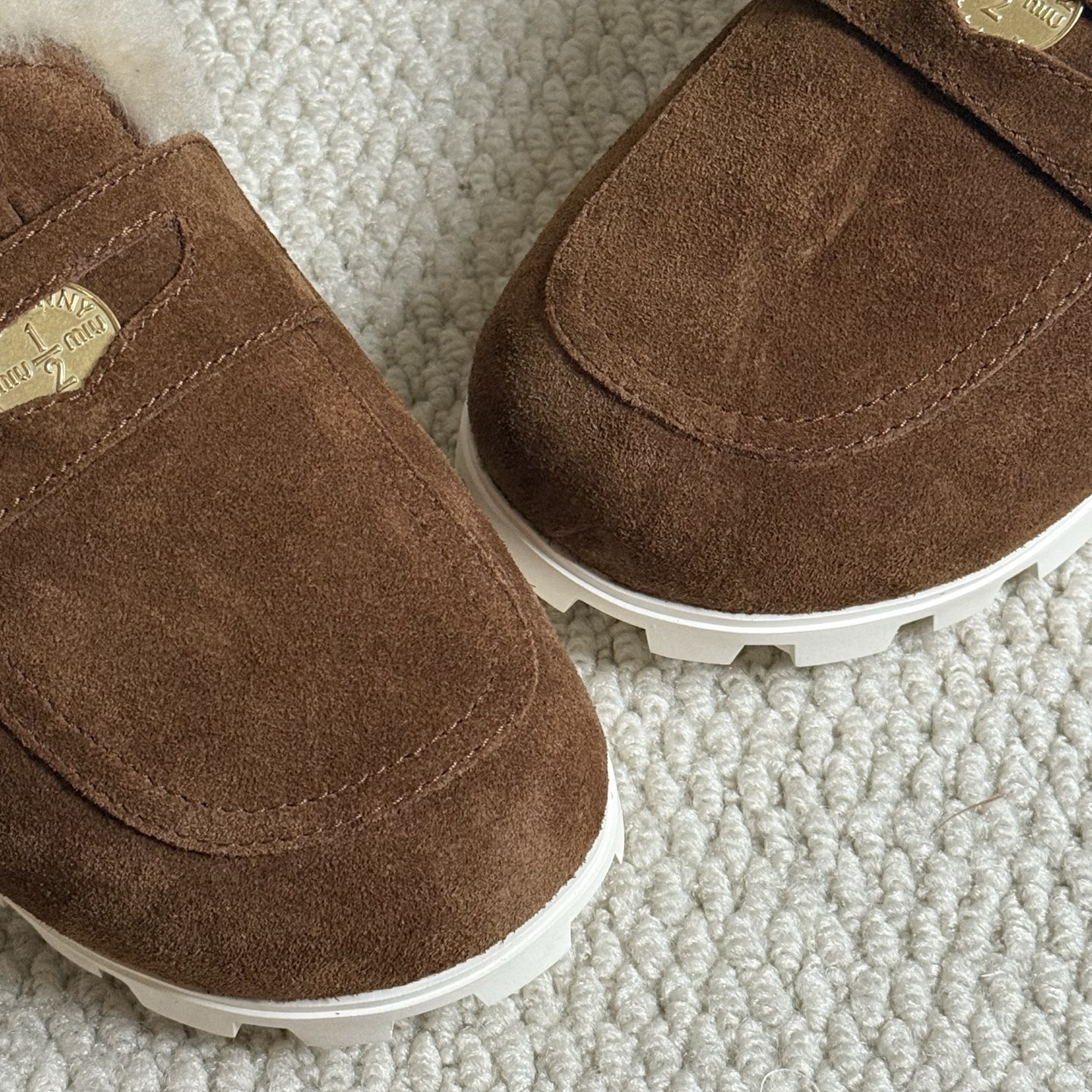 MiuMiu 2024 Spring/Summer Runway Style Coin Embellished Furry Slide Sandals