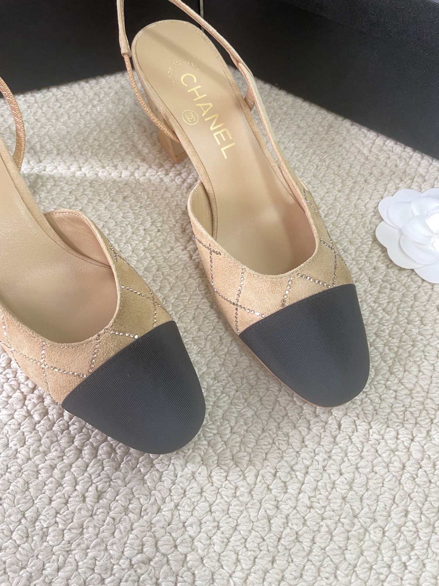 2025 Fall/Winter New Style CHANEL Rhinestone Open-Back Sling-back Sandals Flat / Chunky Heel