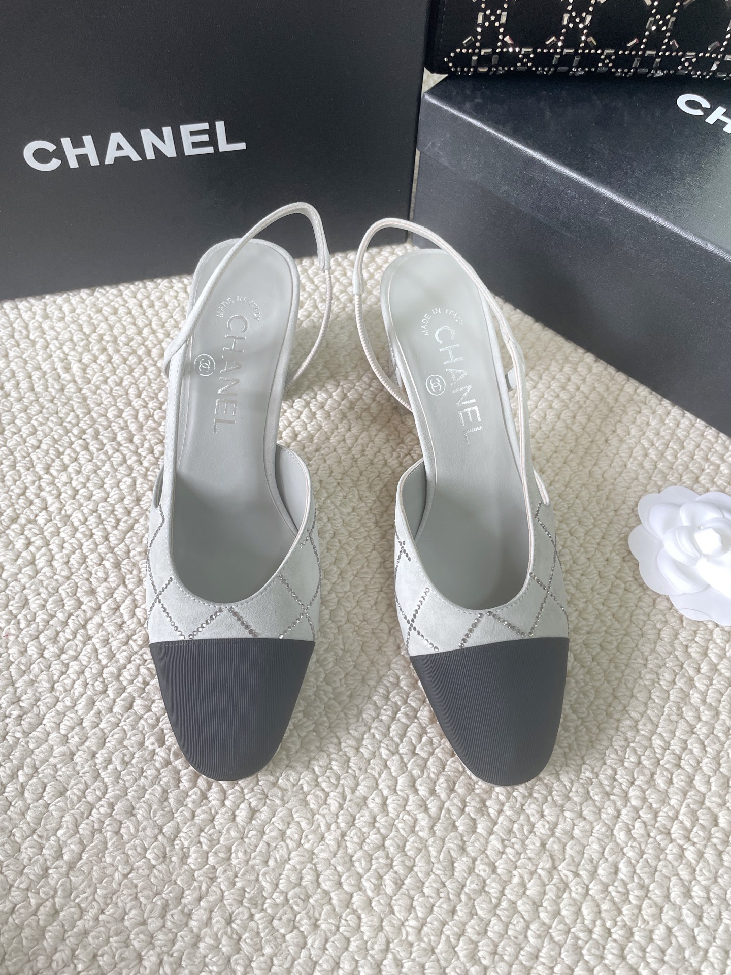 2025 Fall/Winter New Style CHANEL Rhinestone Open-Back Sling-back Sandals Flat / Chunky Heel