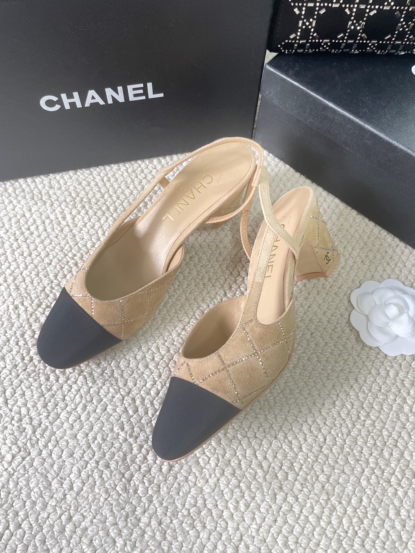 2025 Fall/Winter New Style CHANEL Rhinestone Open-Back Sling-back Sandals Flat / Chunky Heel