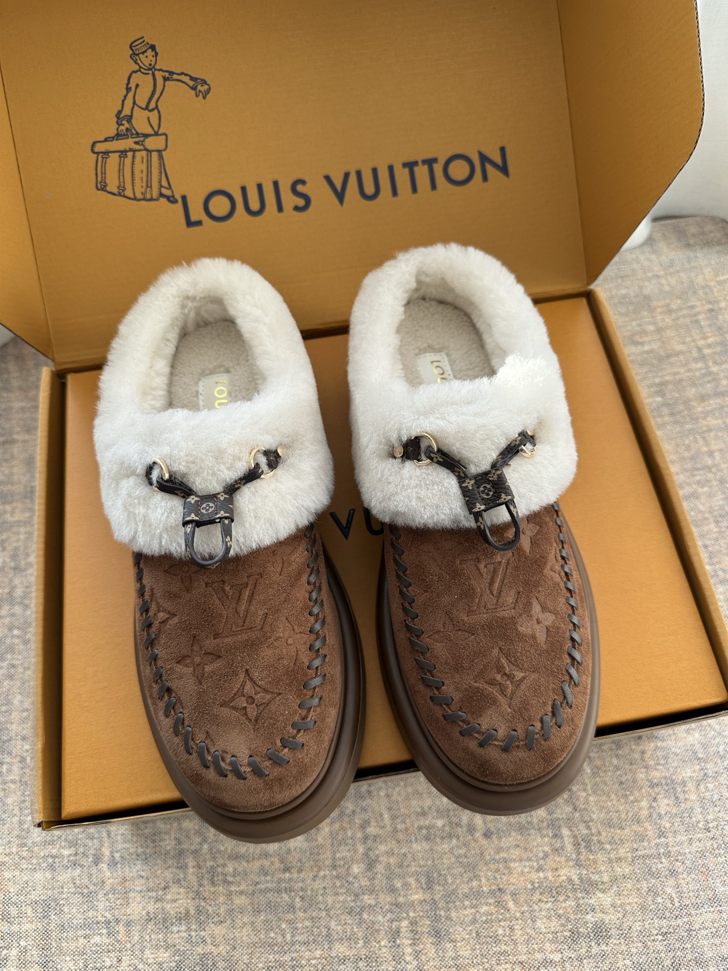 2025 New Style LV Monogram Plush Snow Boots!
