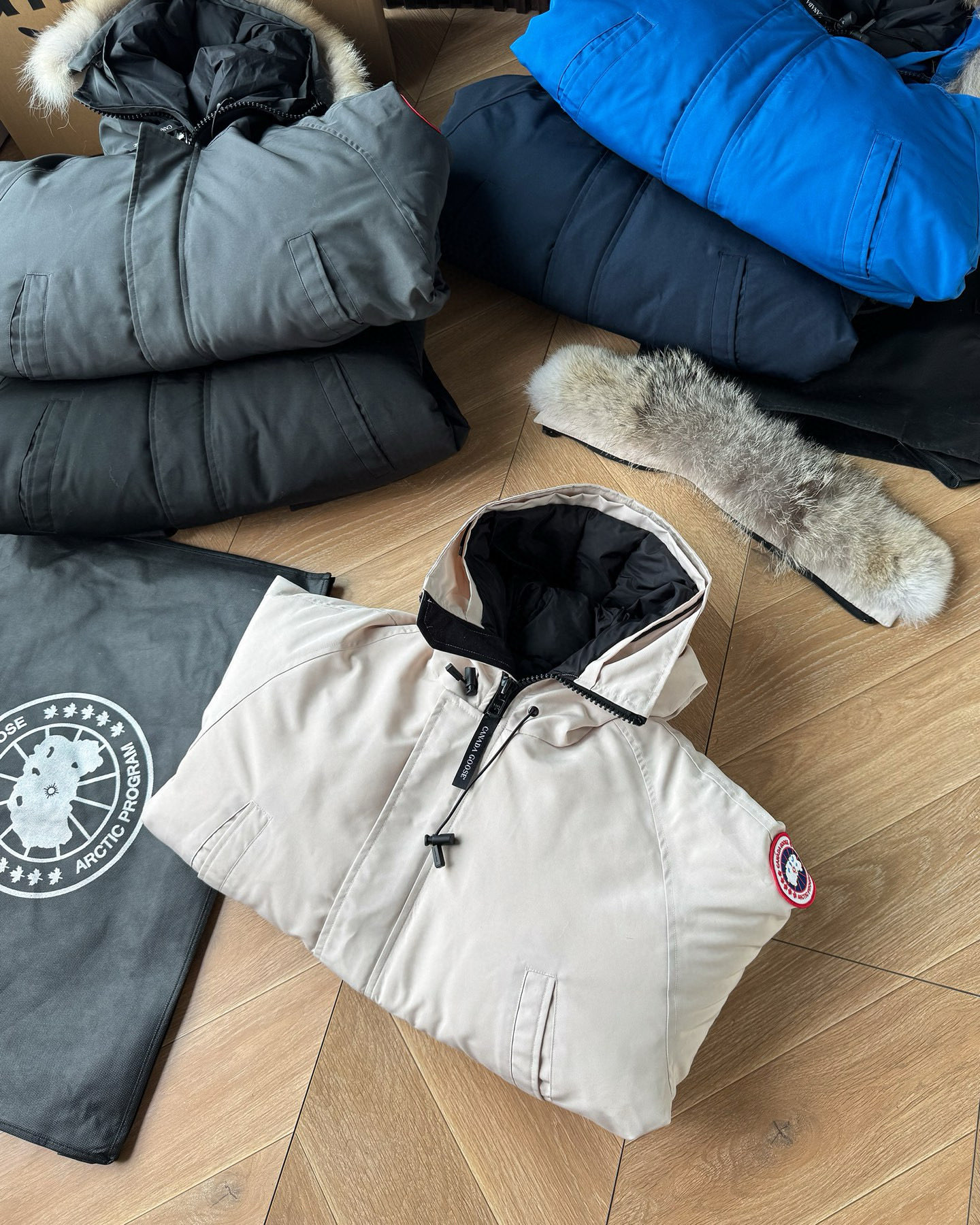 Canada Goose Flight Jacket Style 01 Down Jacket