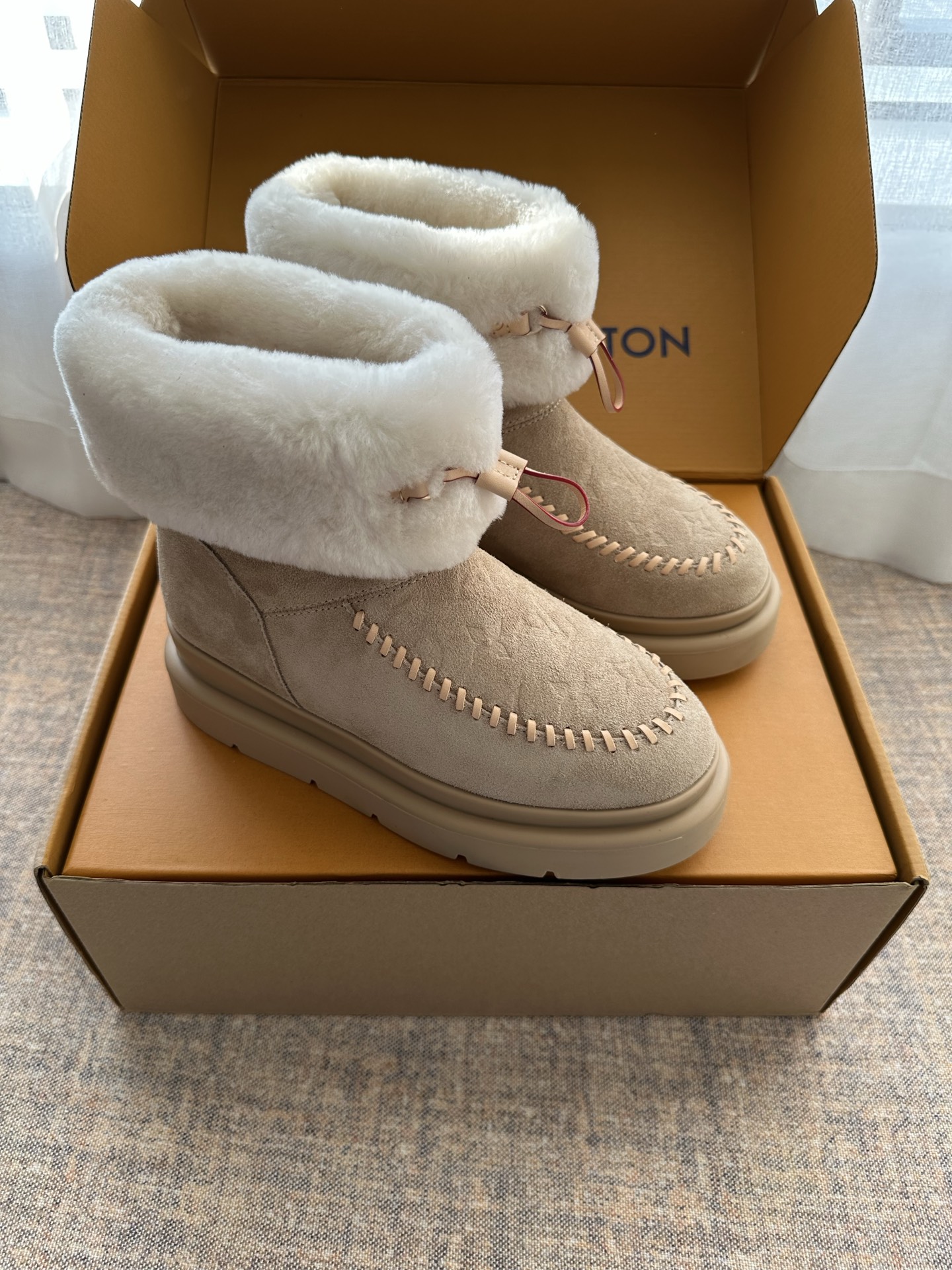 2025 New Style LV Monogram Plush Snow Boots!