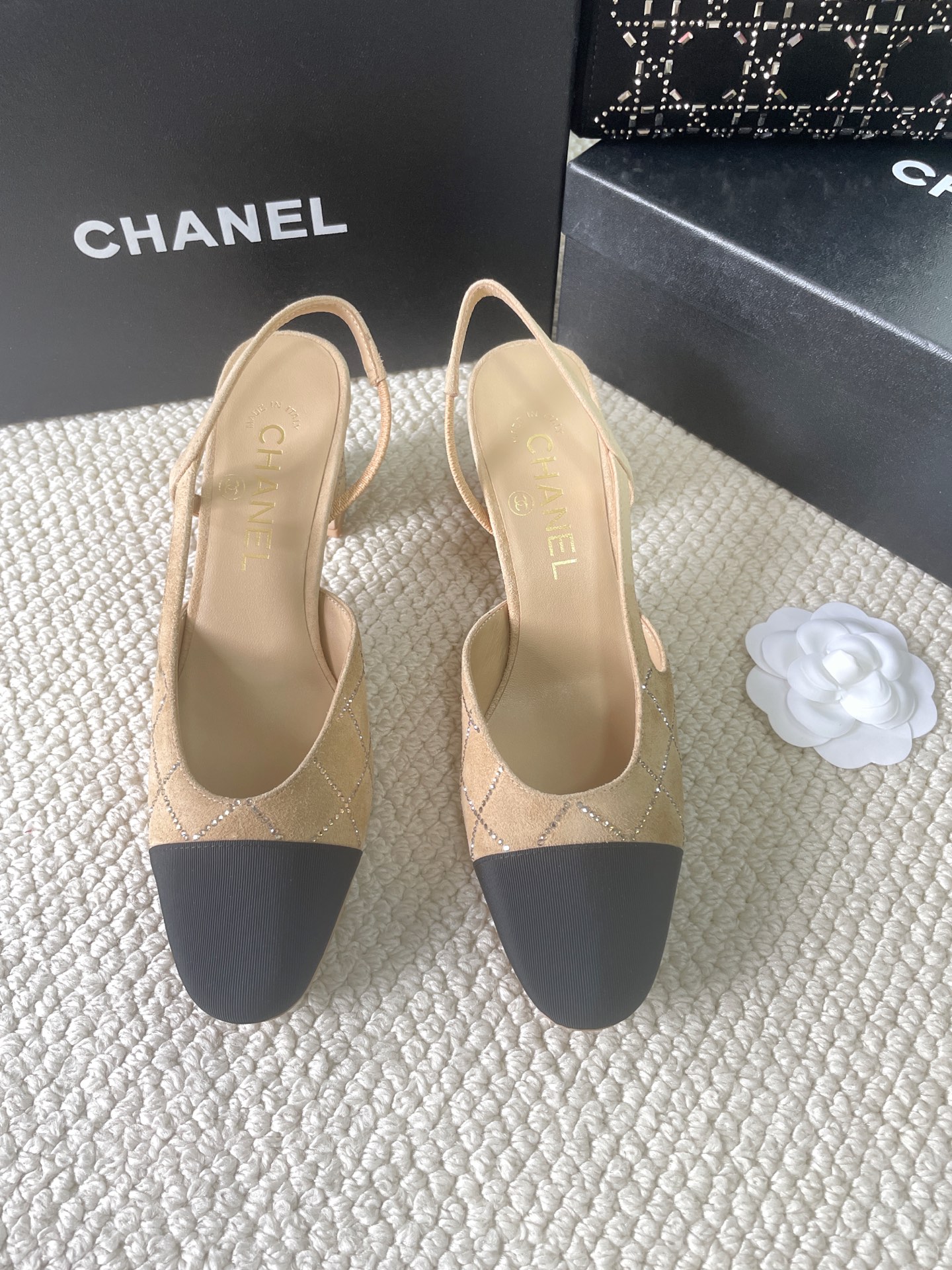 2025 Fall/Winter New Style CHANEL Rhinestone Open-Back Sling-back Sandals Flat / Chunky Heel