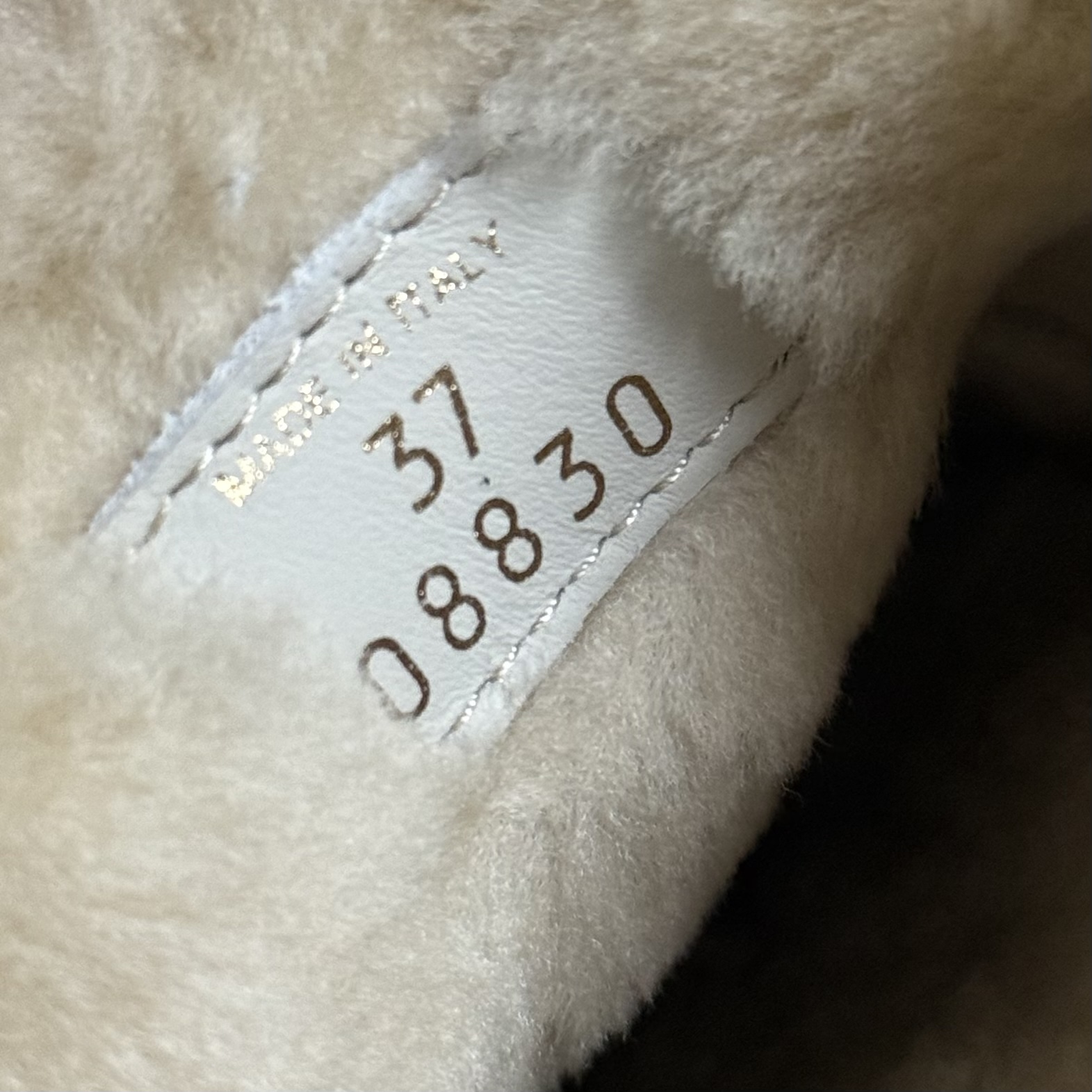 MiuMiu 2024 Spring/Summer Runway Style Coin Embellished Furry Slide Sandals