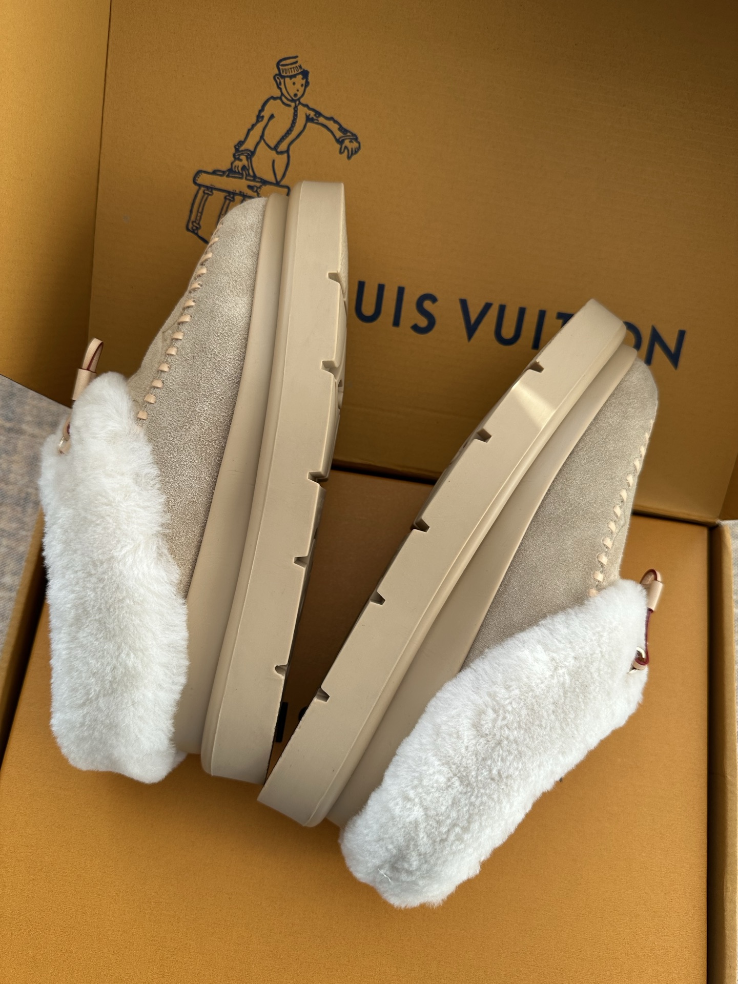 2025 New Style LV Monogram Plush Snow Boots!