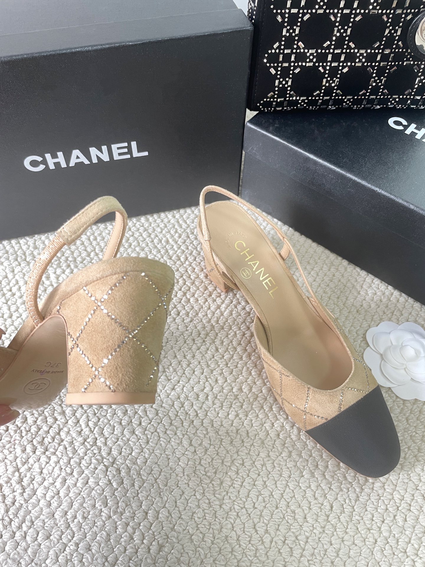 2025 Fall/Winter New Style CHANEL Rhinestone Open-Back Sling-back Sandals Flat / Chunky Heel