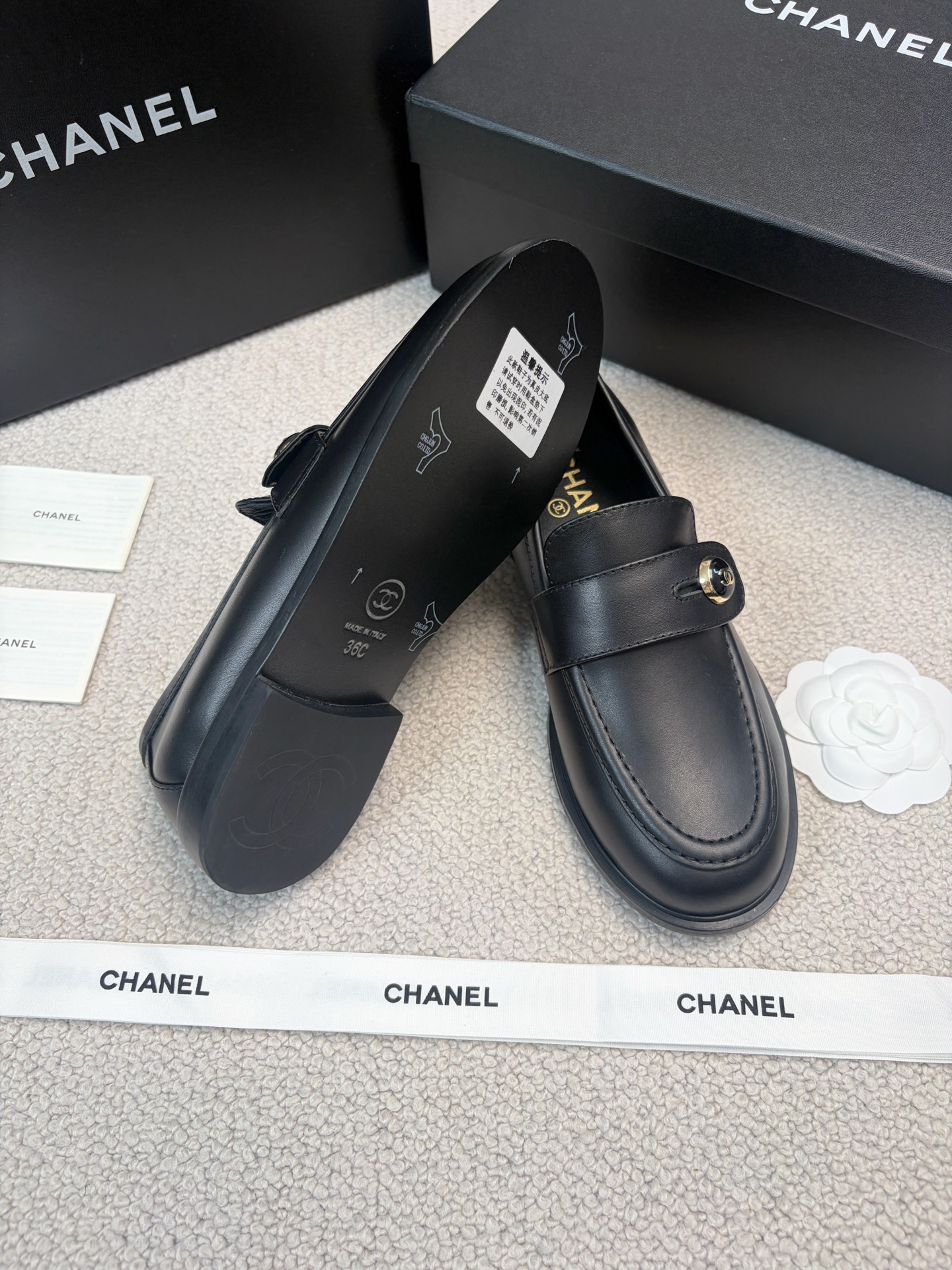 CHANEL 2025 Autumn/Winter New Style Double C Buckle Loafers