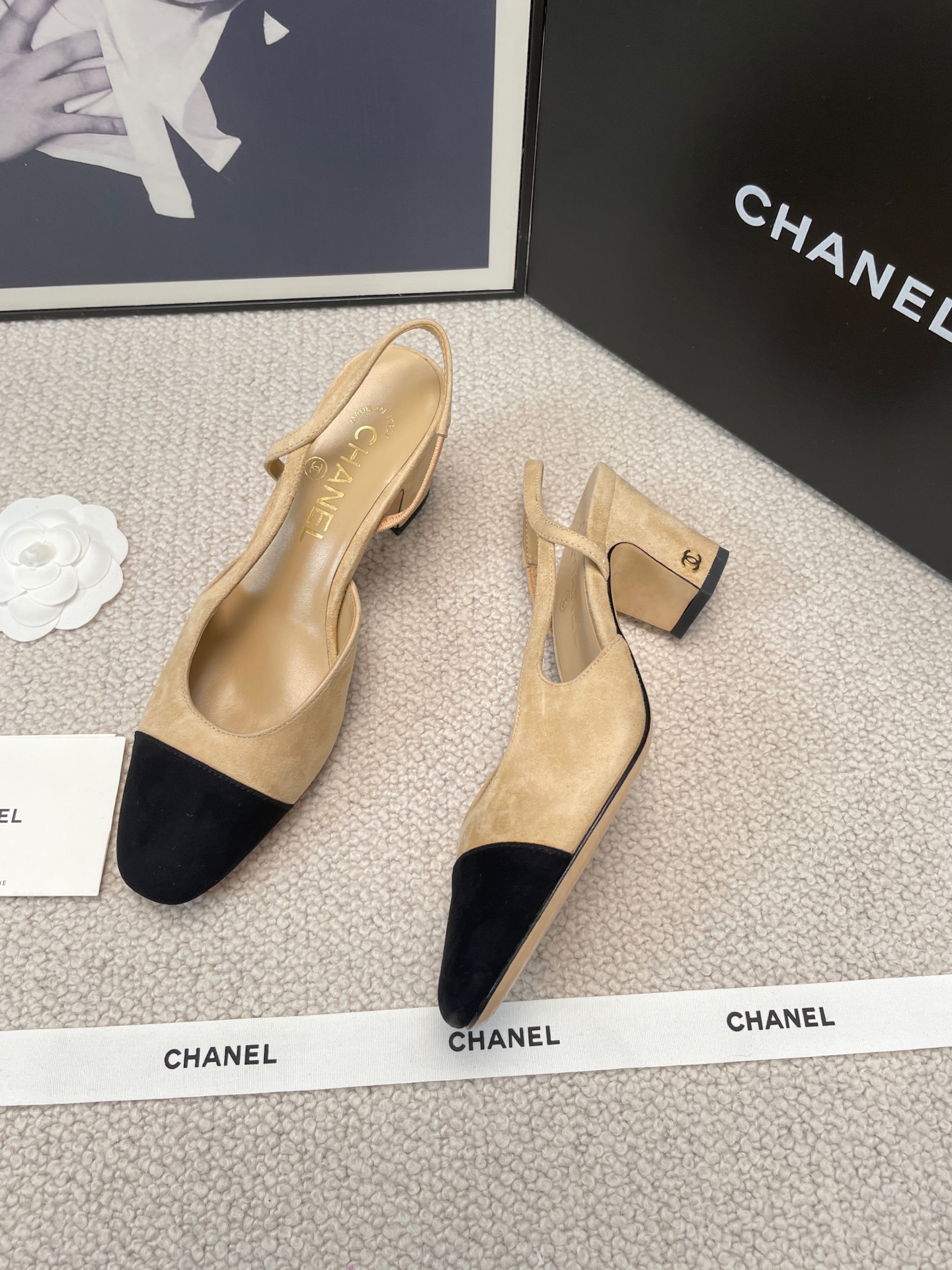 CHANEL Glue-Set Open-Back Sandals Flat / Chunky Heel