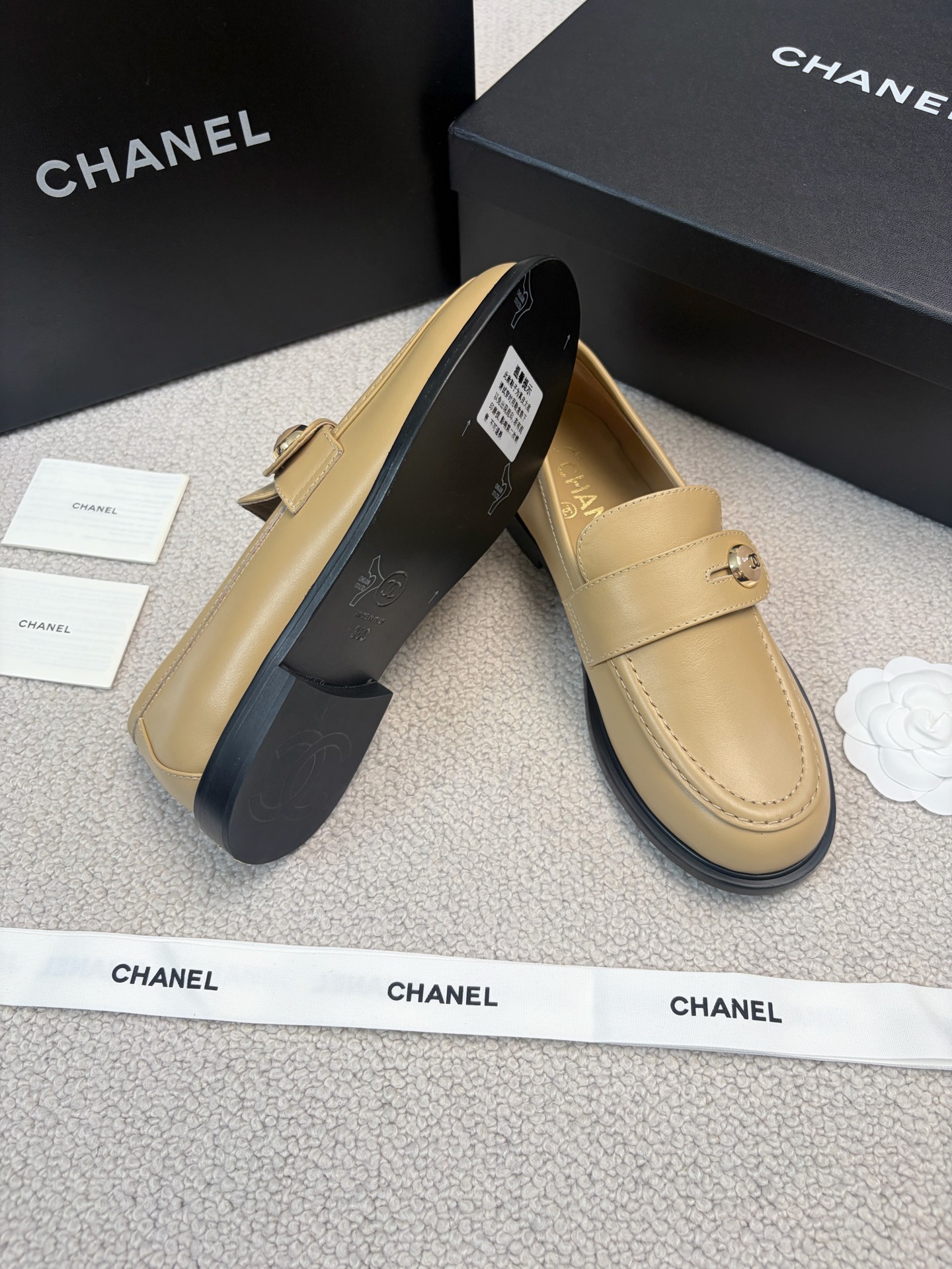 CHANEL 2025 Autumn/Winter New Style Double C Buckle Loafers