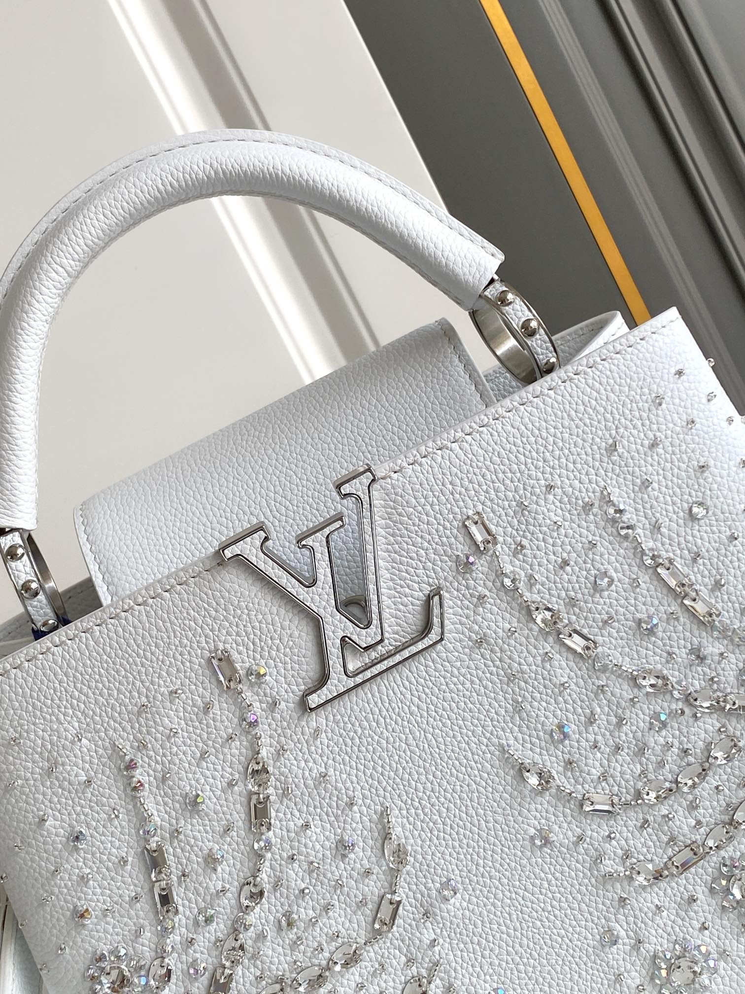 LV New Snow White Bag