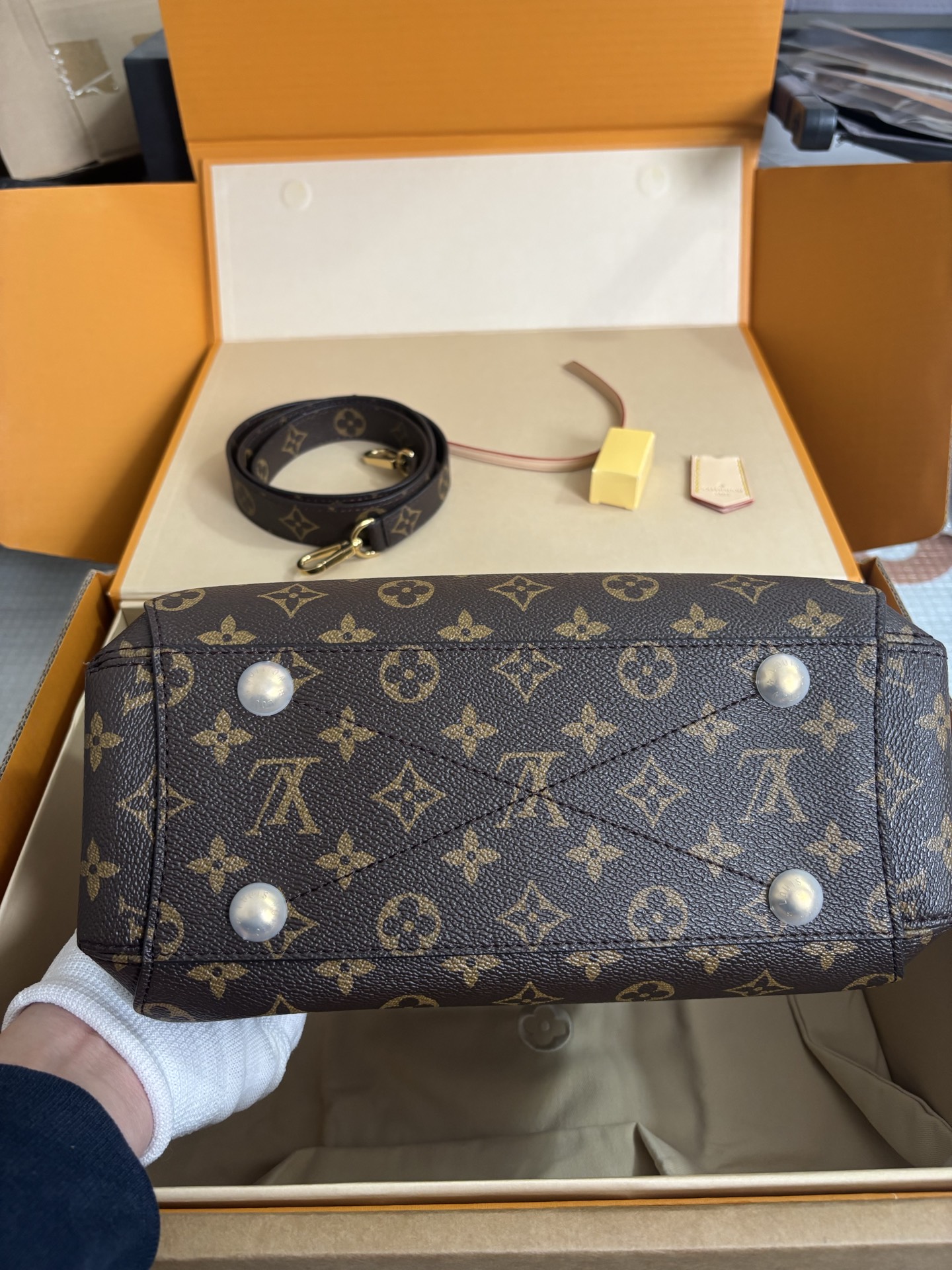 Louis Vuitton Montaigne BB